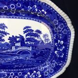Plat en faïence anglaise bleu et blanc