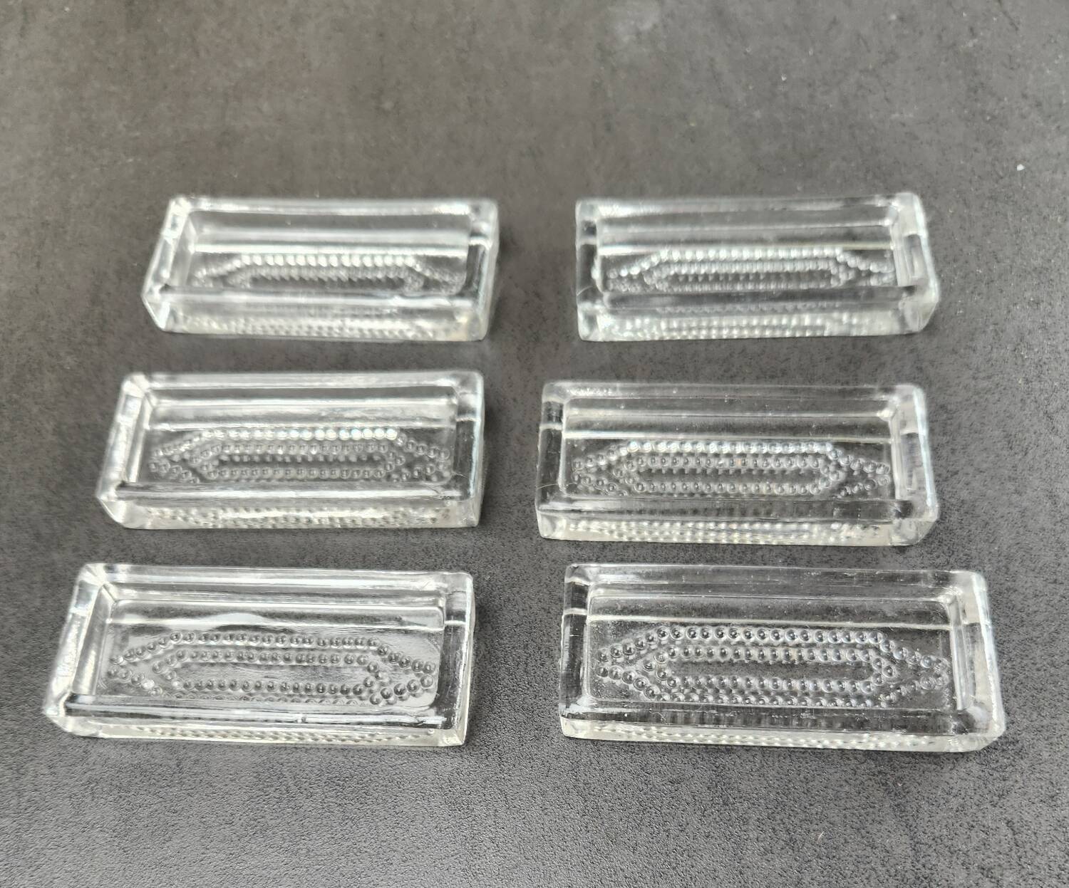 Set of 6 chiseled glass knife holders