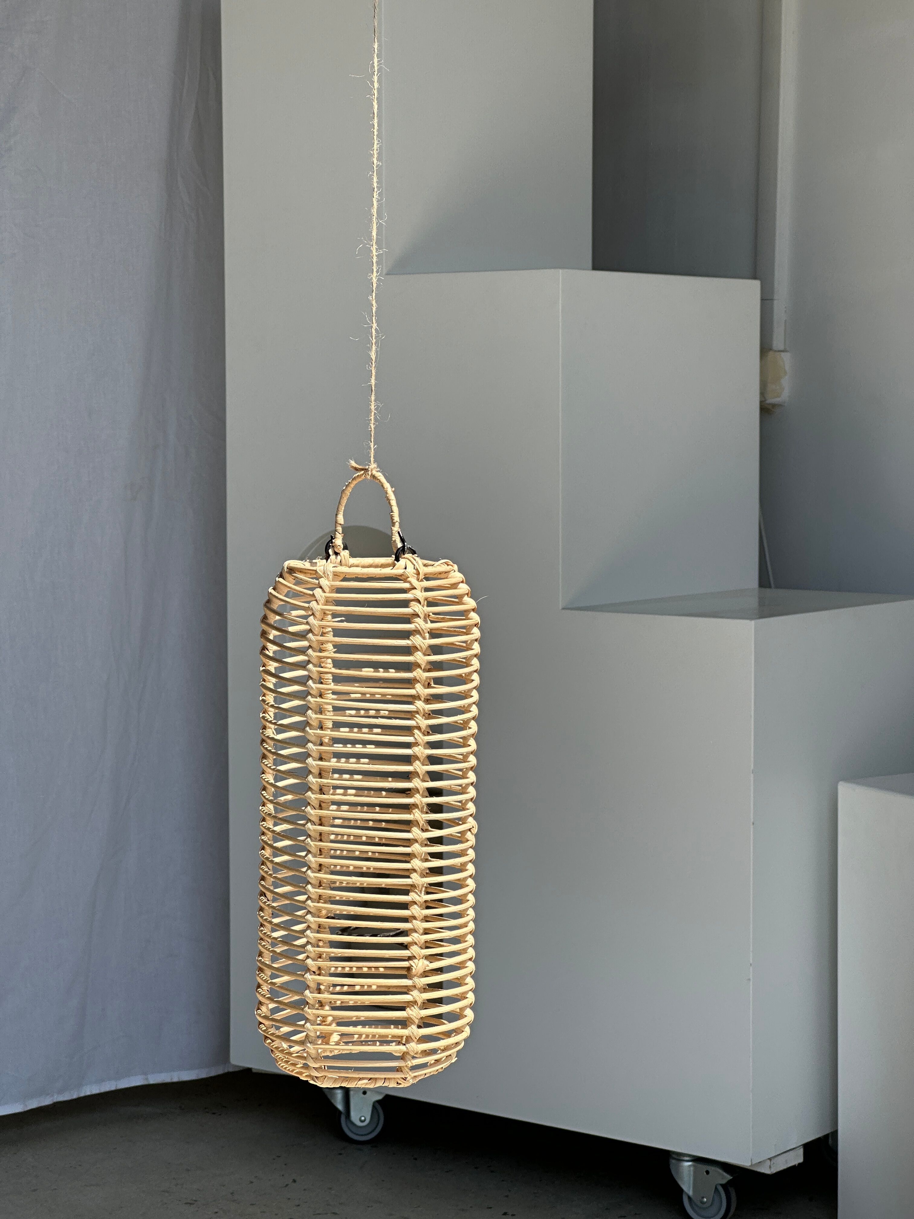 Small lantern-shaped rattan suspension H35 D15