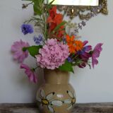 Water pitcher vase old décor daisies