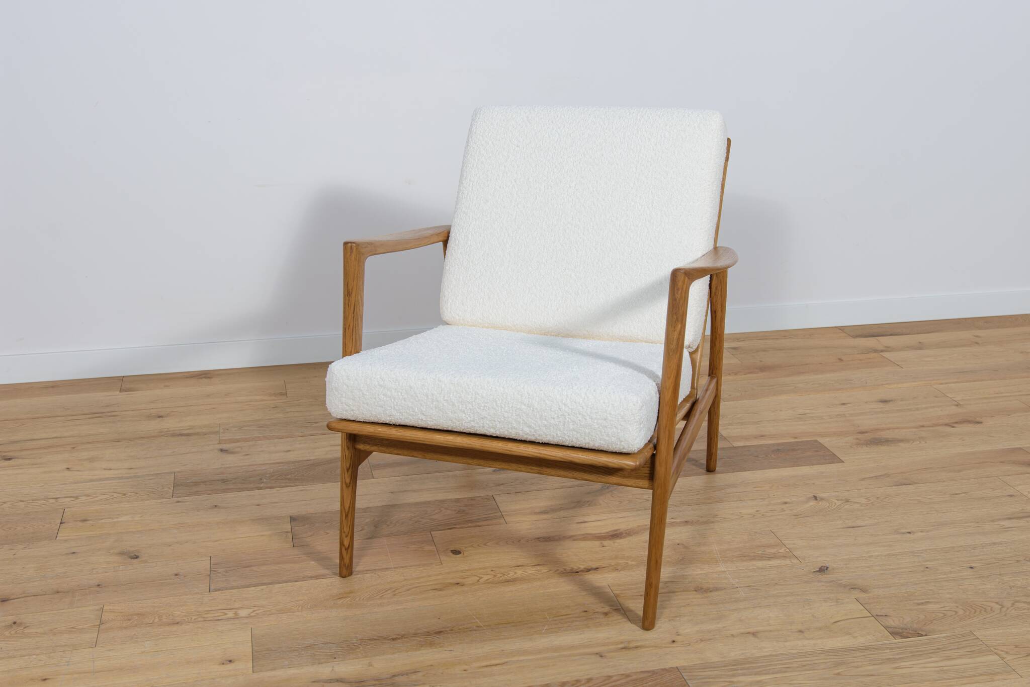 Model 300-139 Armchair from Swarzędz Factory, 1960s