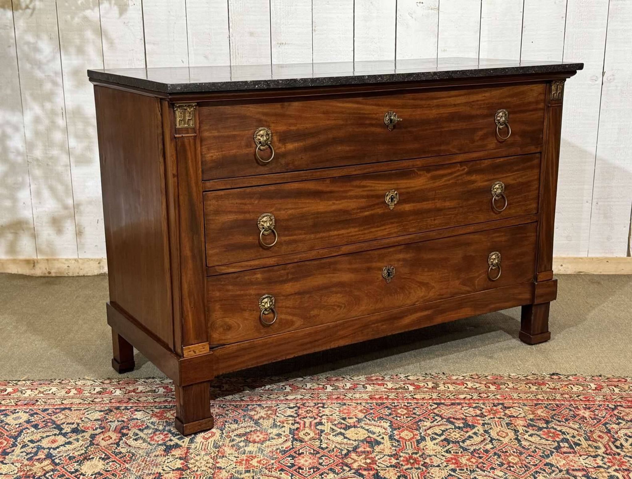 Commode Empire en acajou et dessus marbre XIXème