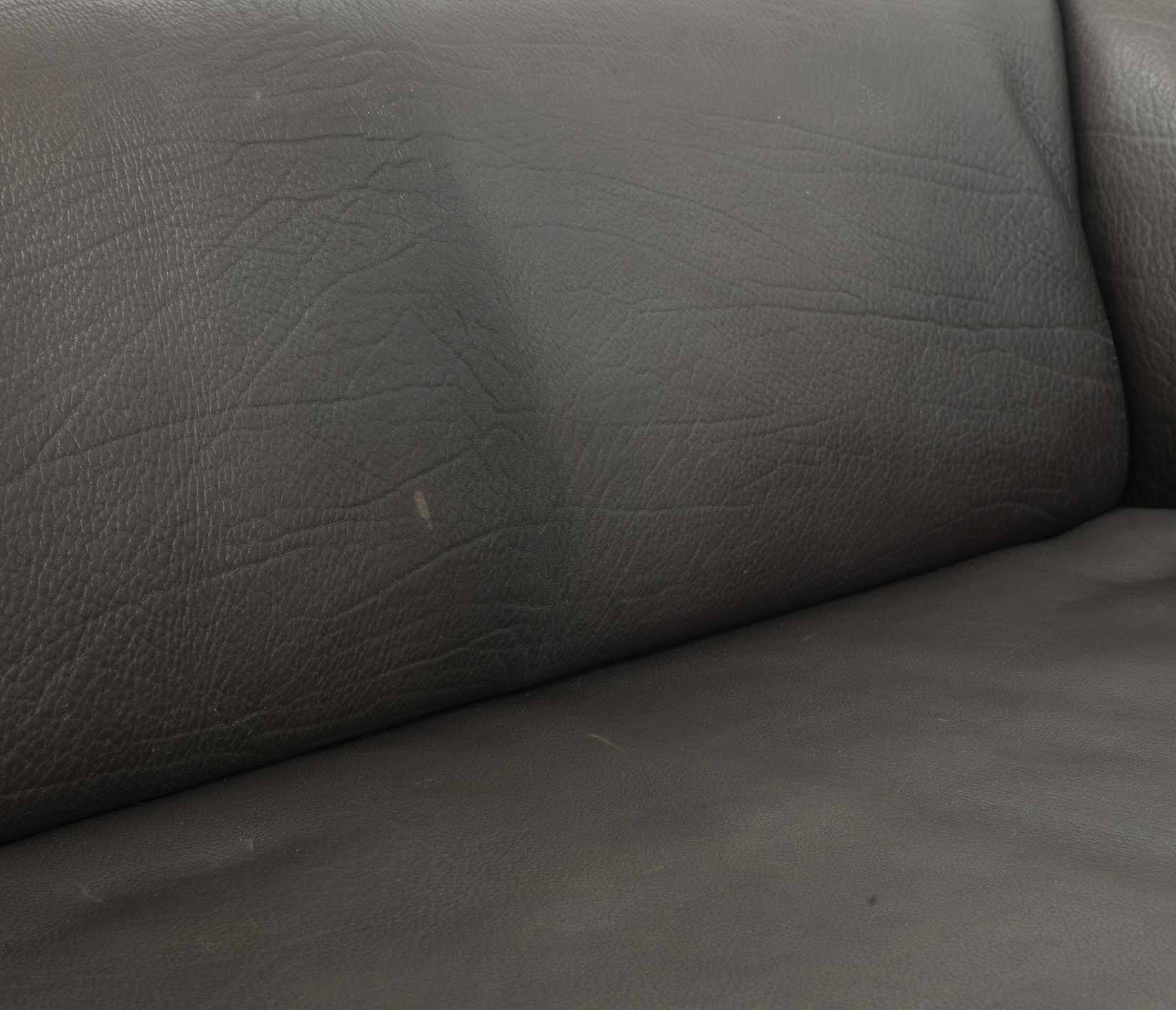 De Sede DS47 Extendable Brown Sadle Leather Loveseat Sofa. Switzerland, 70s