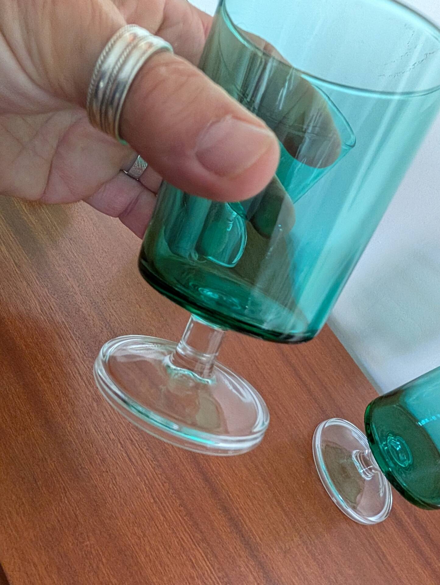 4 stemmed glasses in emerald green glass – 1970s