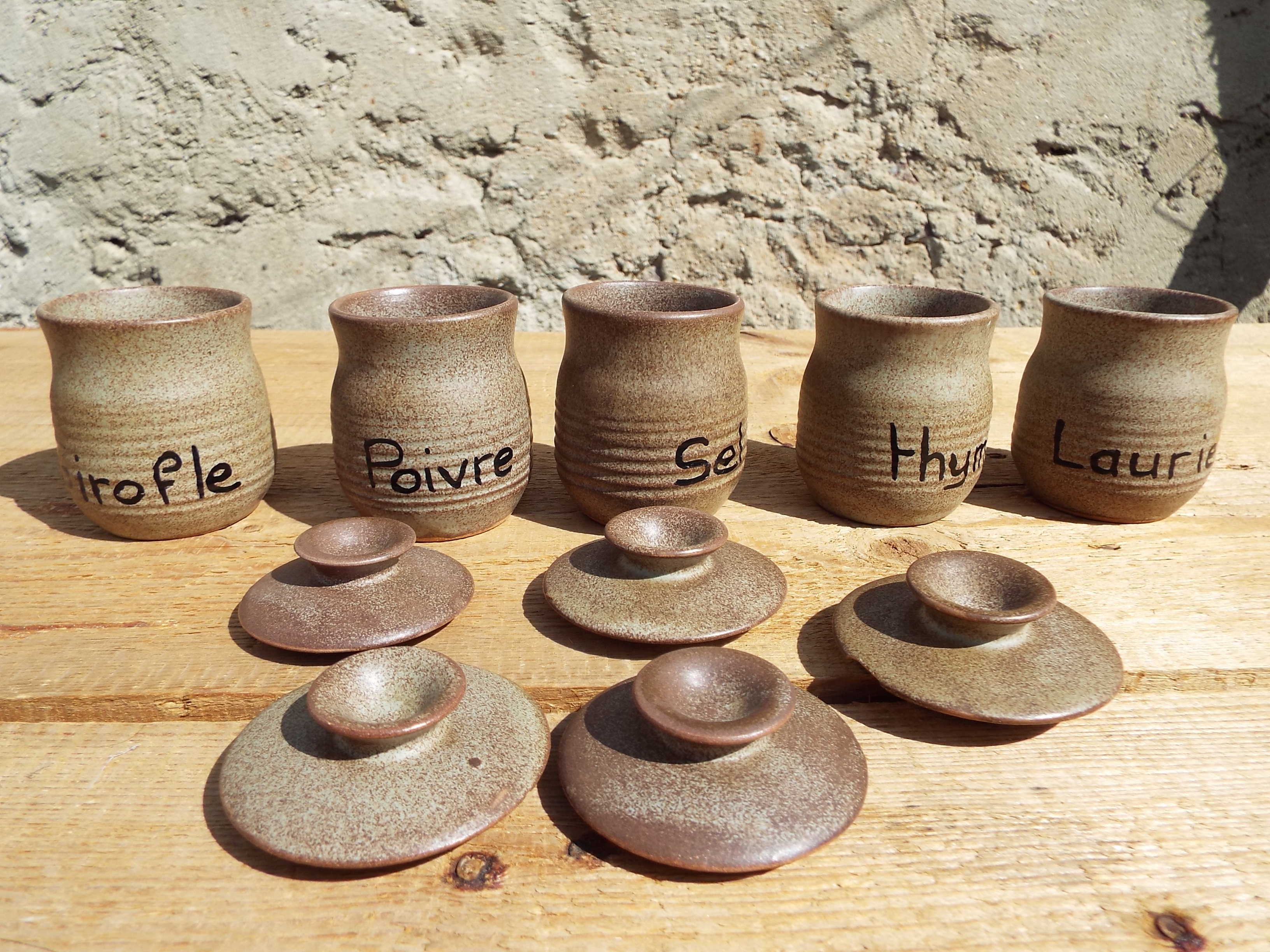 5 spice pots in Vallauris sandstone