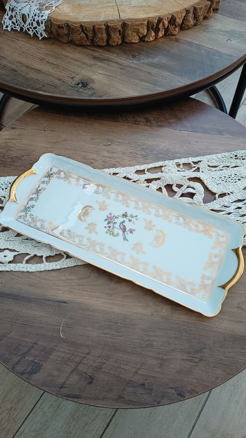 Porcelain cake dish