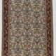 Un tapis persan oriental crème à motifs floraux – Élégance classique