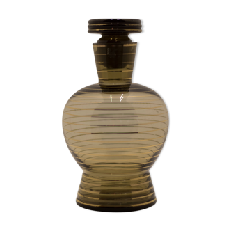 Carafe en verre fumé typique années 50