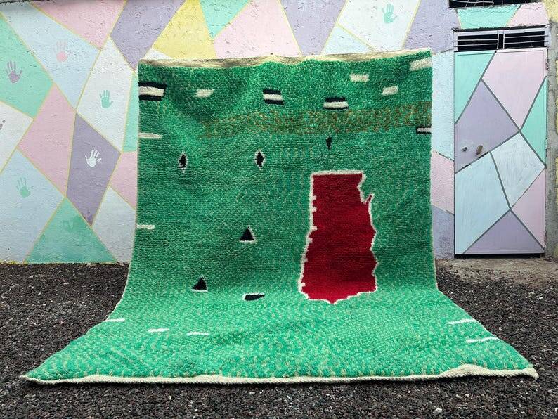 Traditional handmade Berber wool rug, size 300 x 400 cm