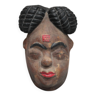 Ancient Okuyi mask, Punu mask from Gabon, carved wood, collection, ethnic art.