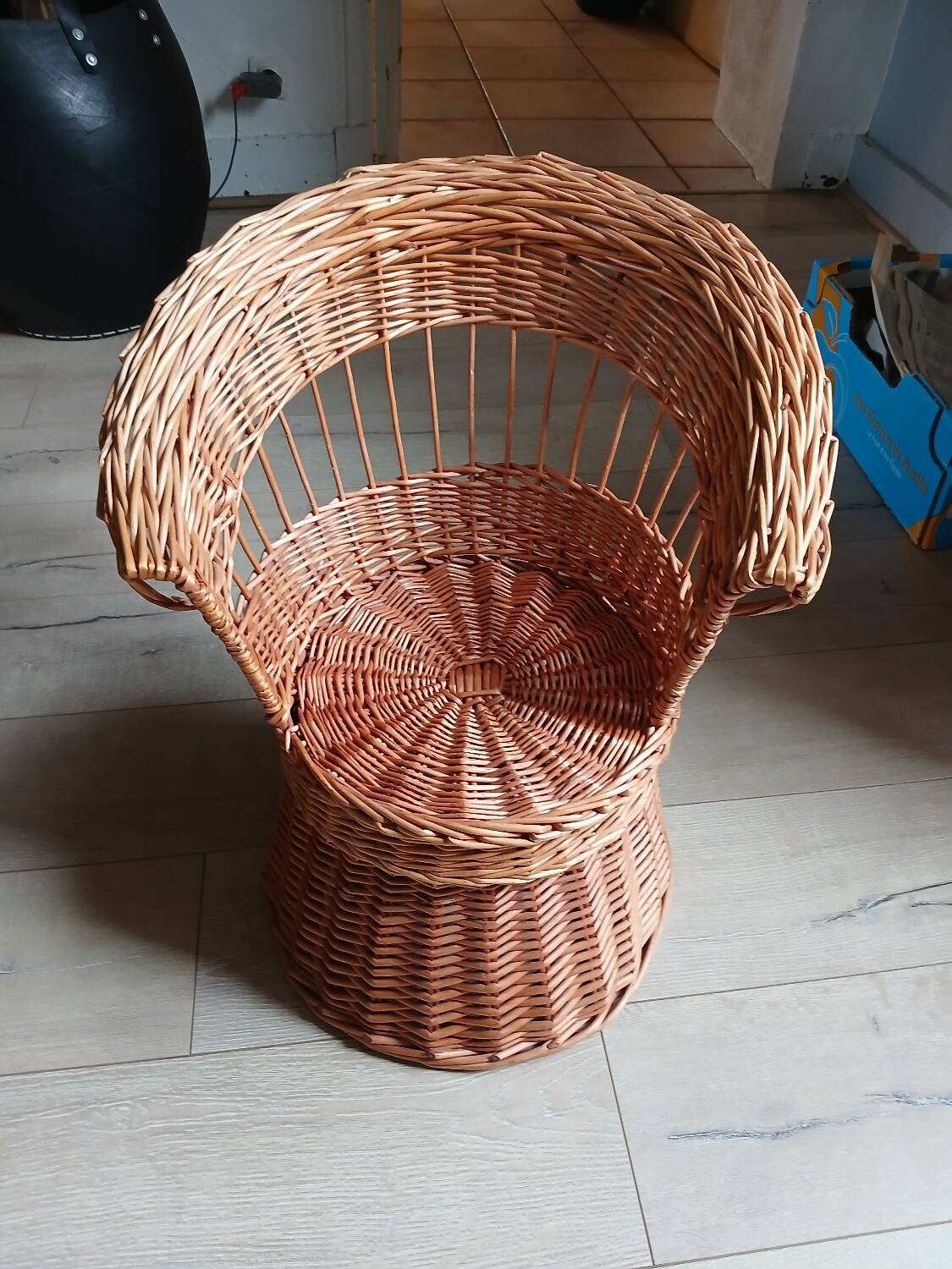 Fauteuil enfant ancien en rotin