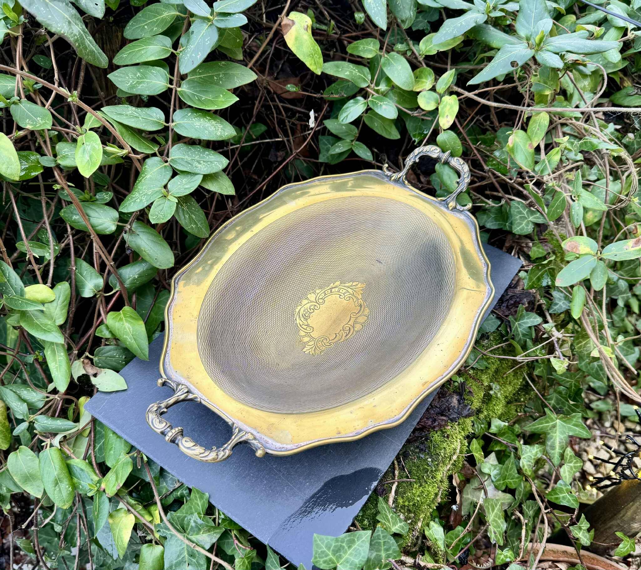 Baroque pedestal centrepiece