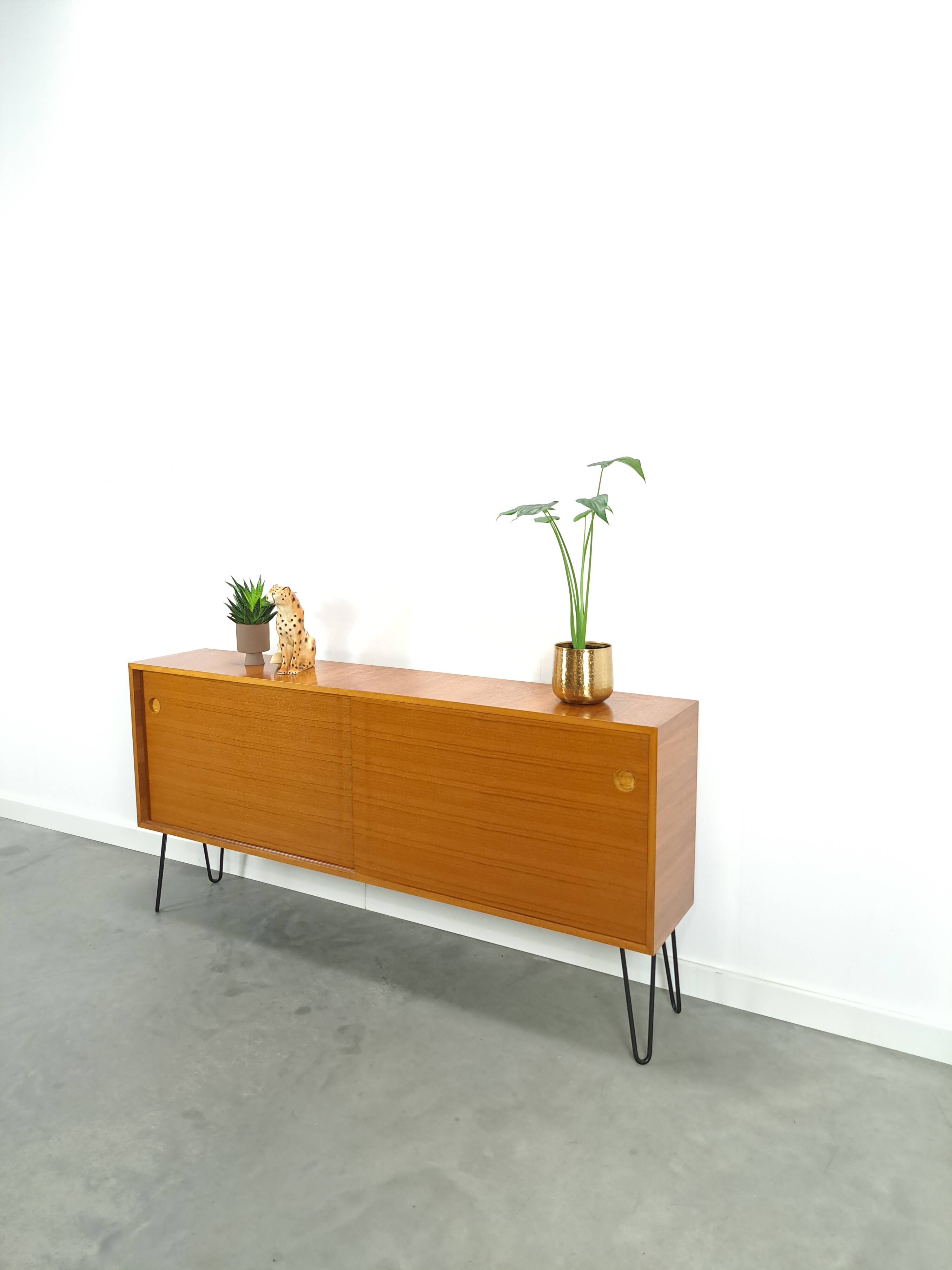Dressoir vintage en teck en épingle à cheveux