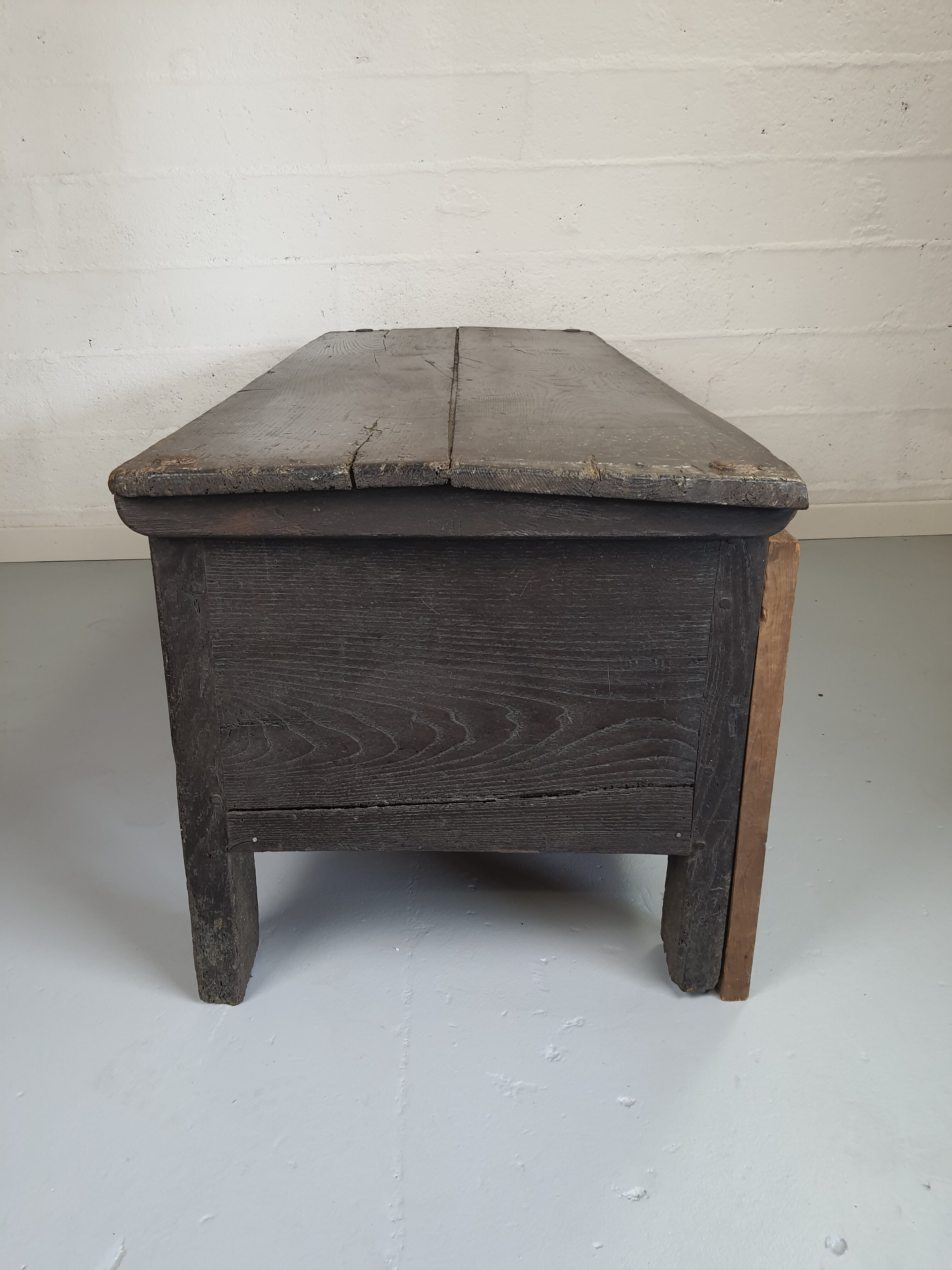 Maie ancient early 18th solid oak