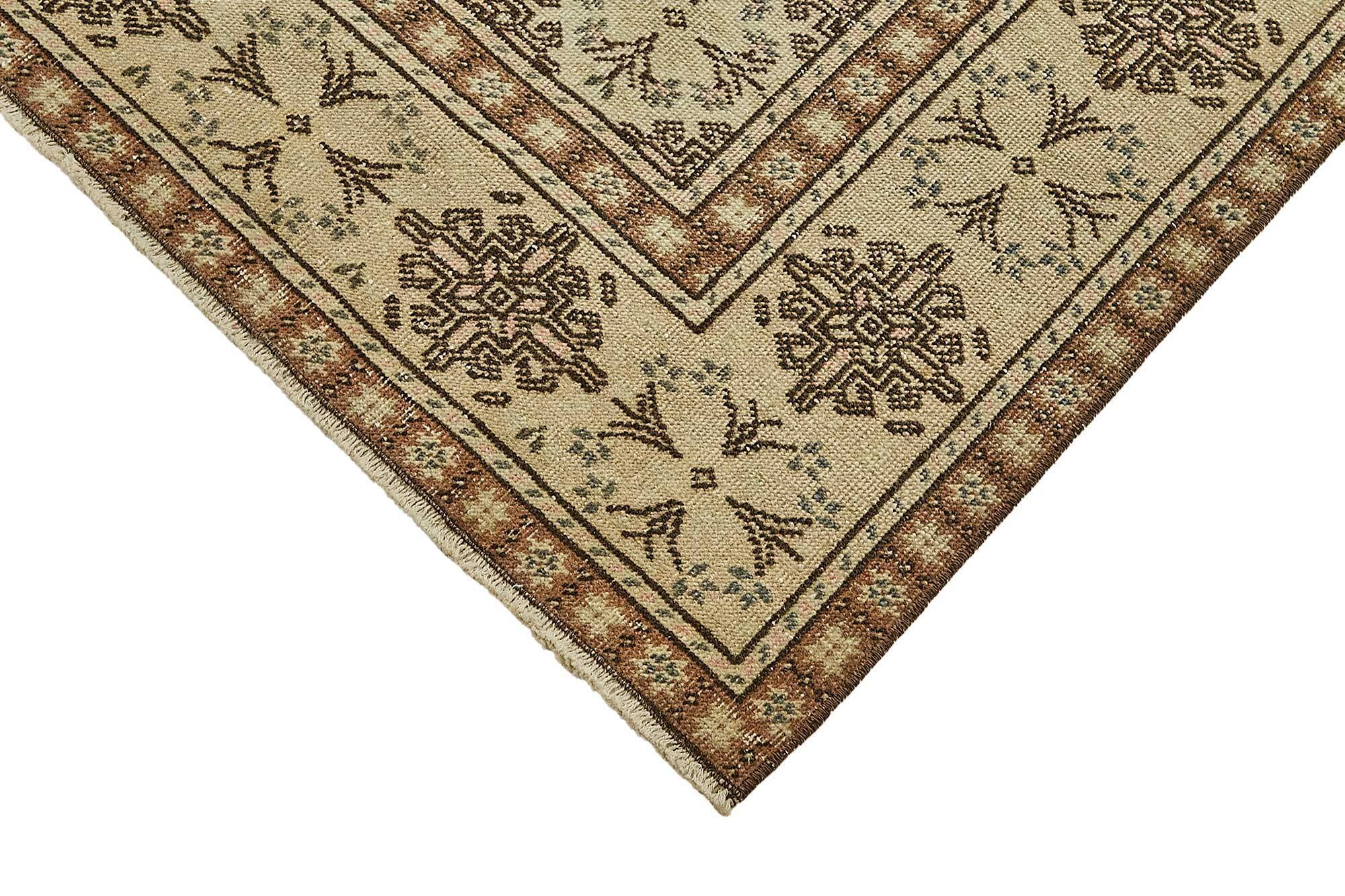 Turkish Vintage Anatolian Rug 118 cm x 175 cm