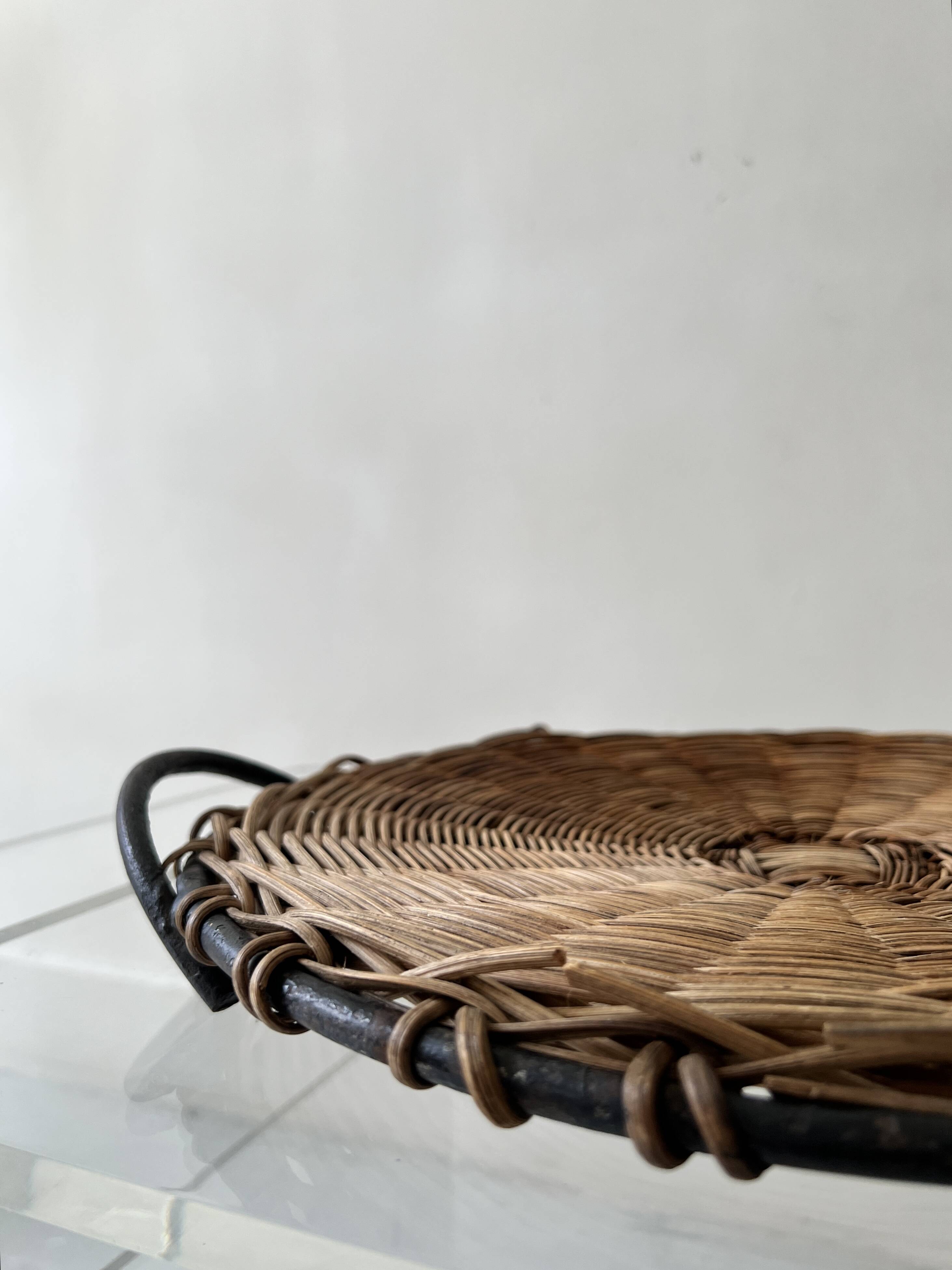 Metal and rattan tray/basket