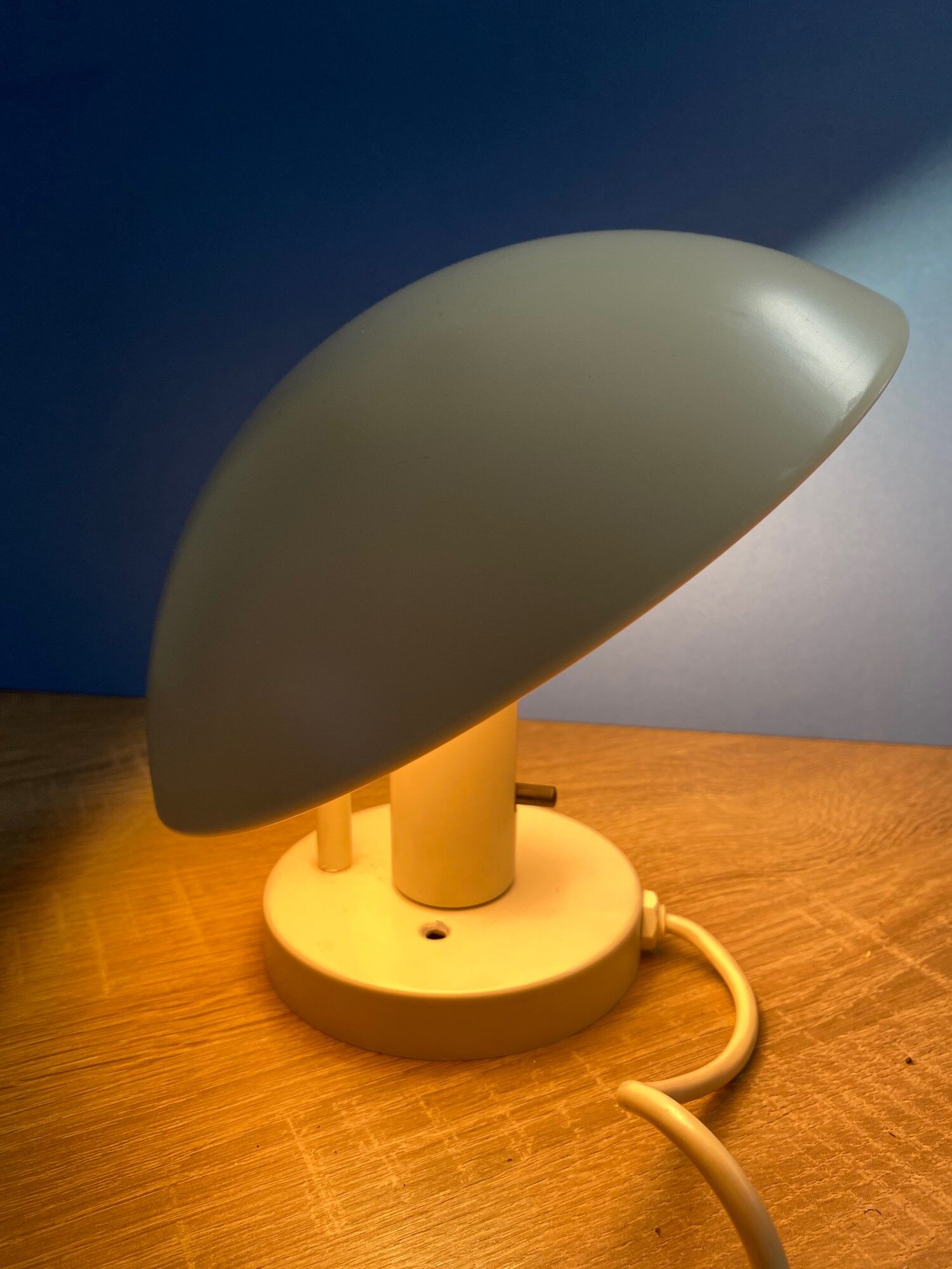 Poul Henningsen hat wall lamp