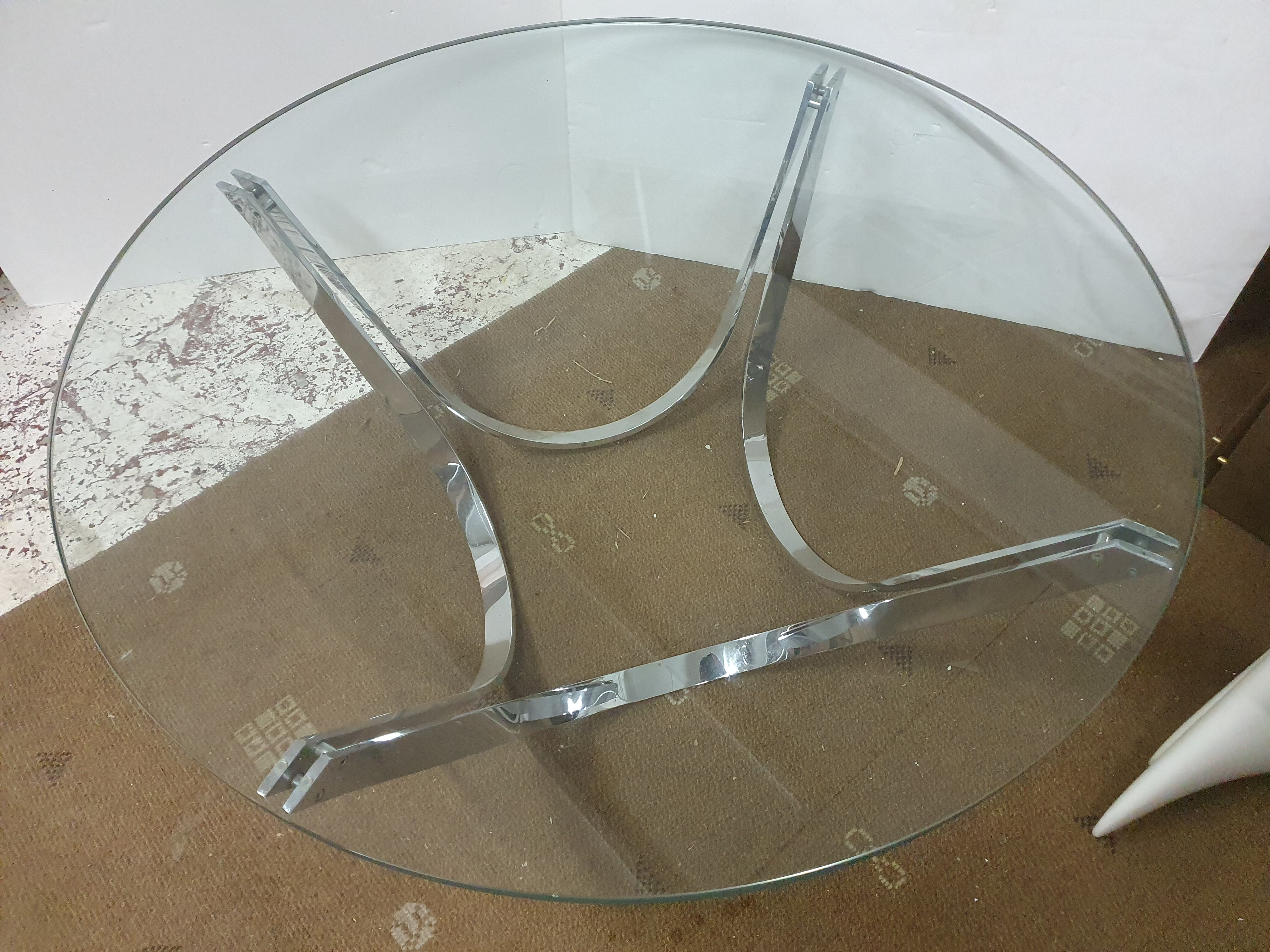 Space-age coffee table designed by Roger Sprunger for Dumbar, 1960s