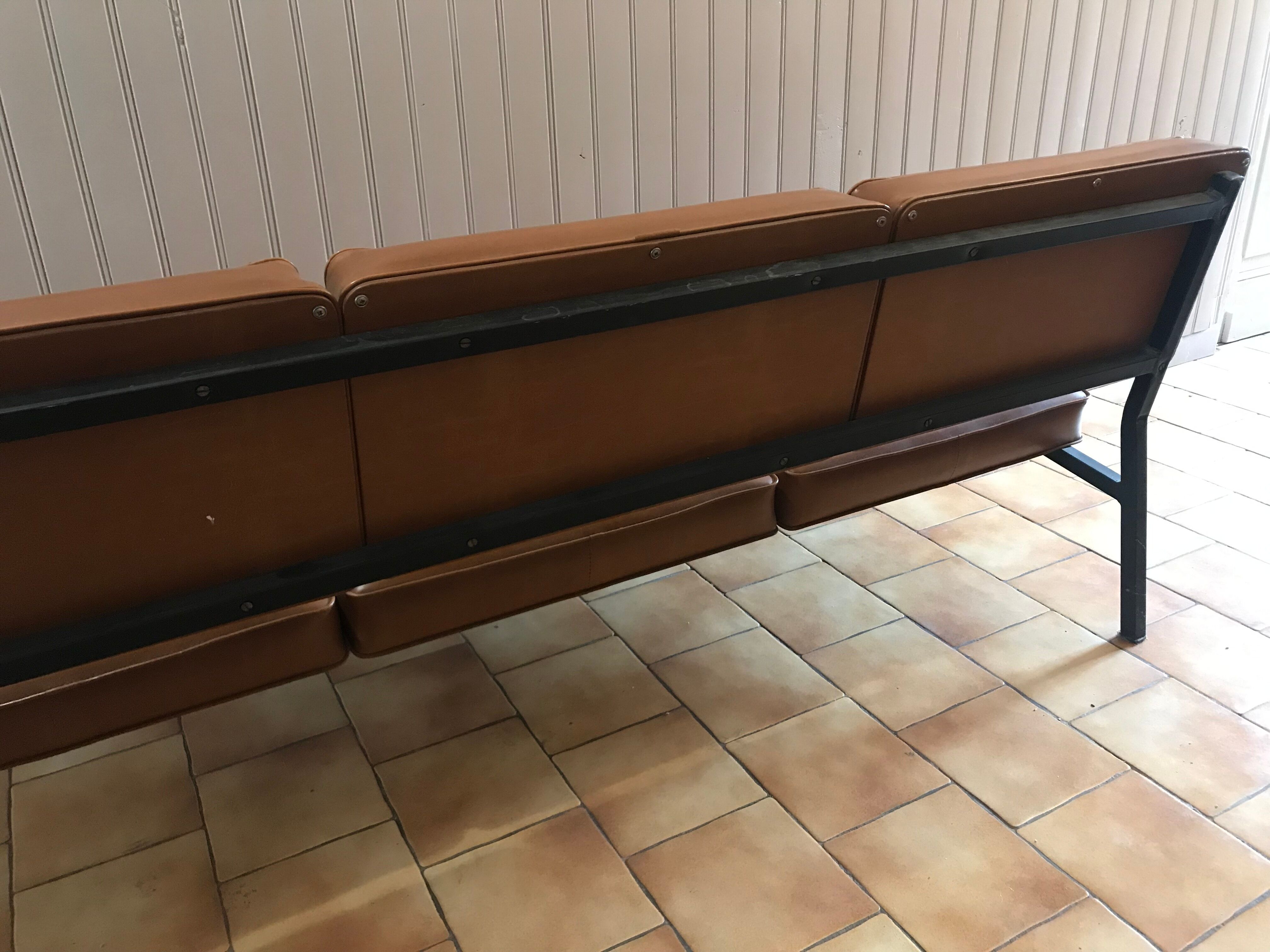 Leatherette seat 50