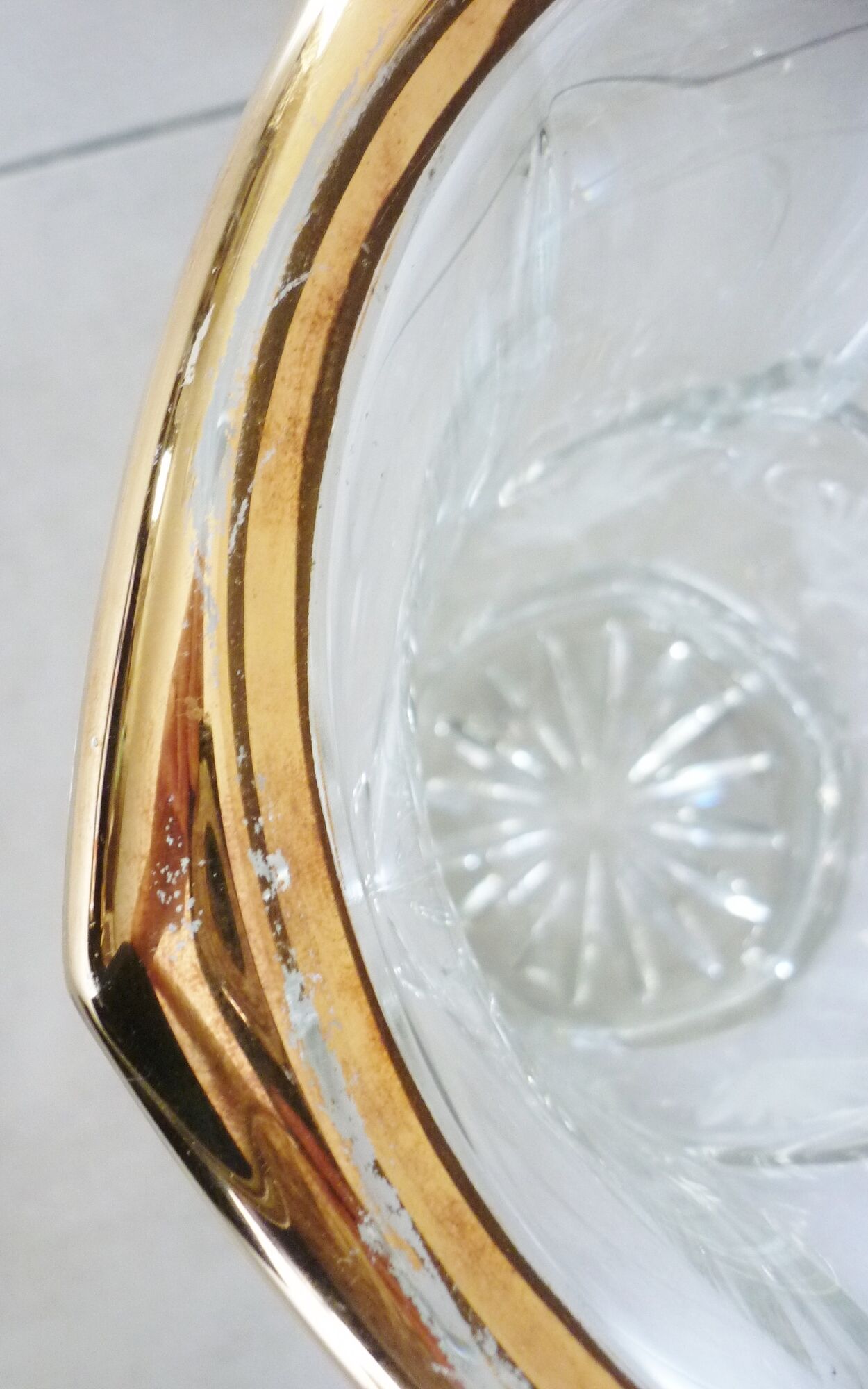 Champagne bucket in cut, engraved, thick crystal, signed "cristal de Lorraine"