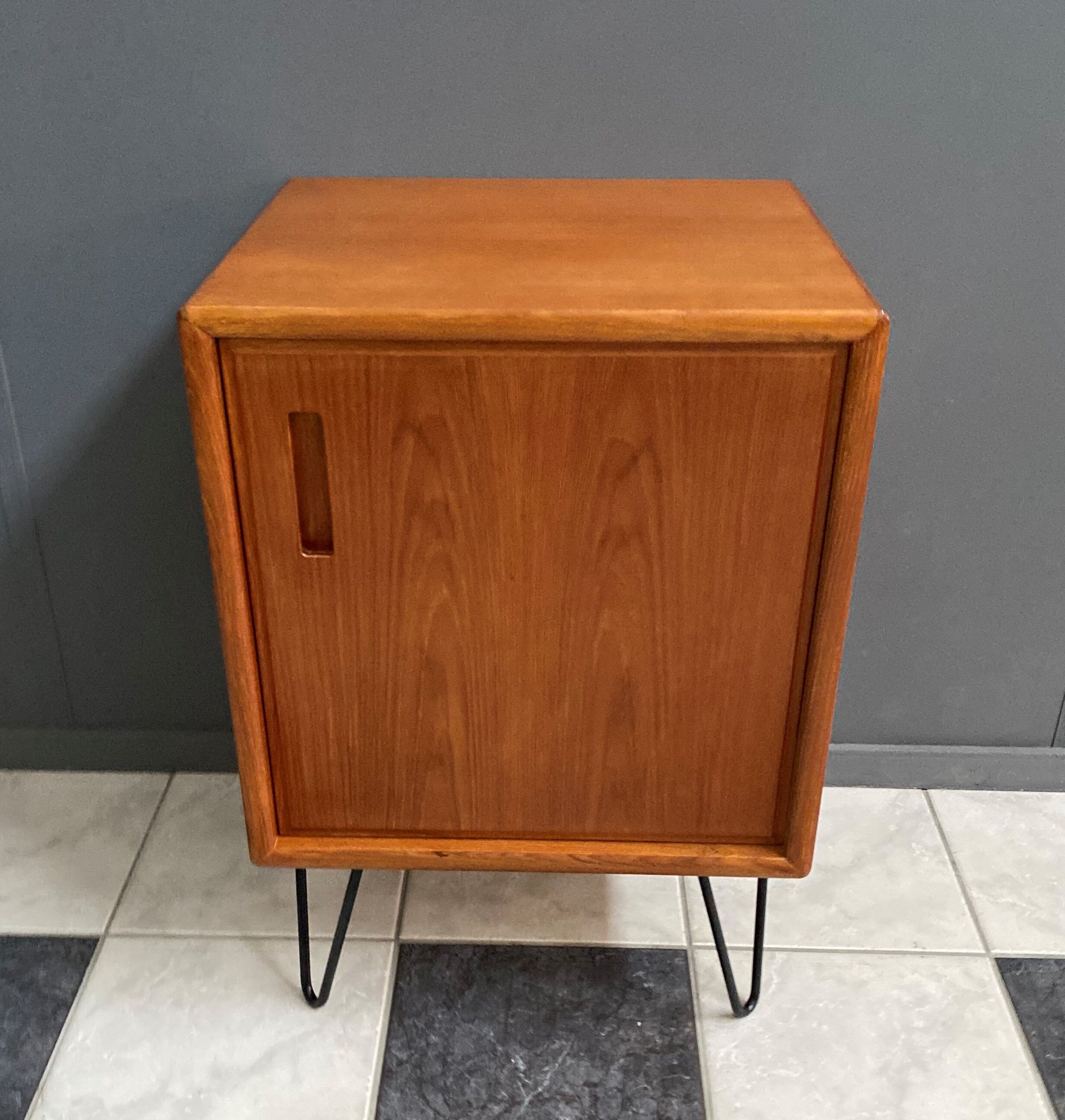 Danish teak cabinet 1960s on hairpin legs