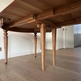 Table ronde style louis xvi