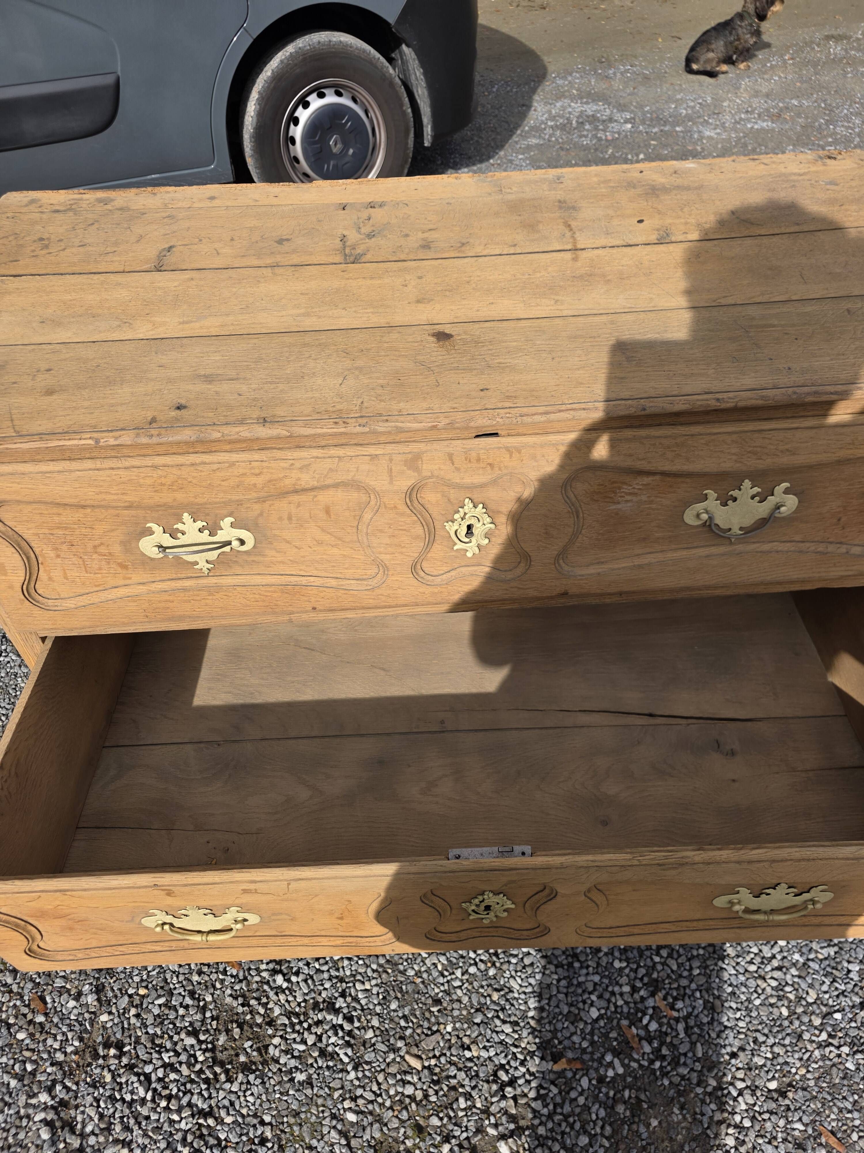 18th-century Louis XV oak commode