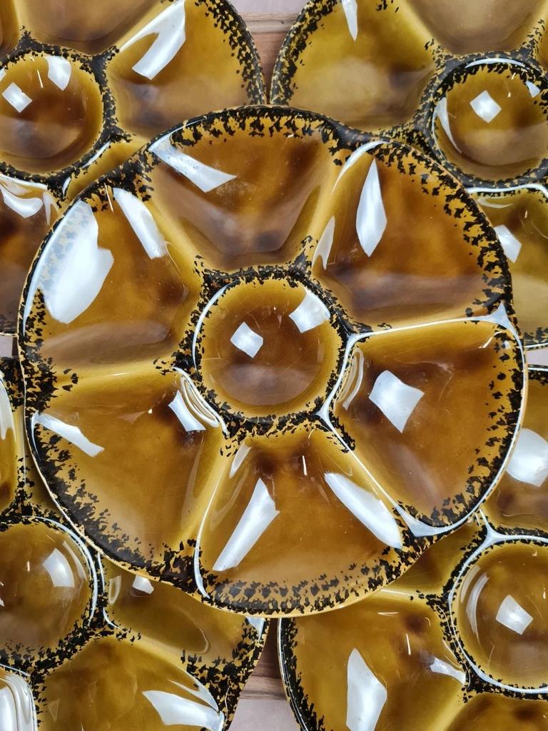 Set of 8 Gien oyster plates, magnificent vintage service.