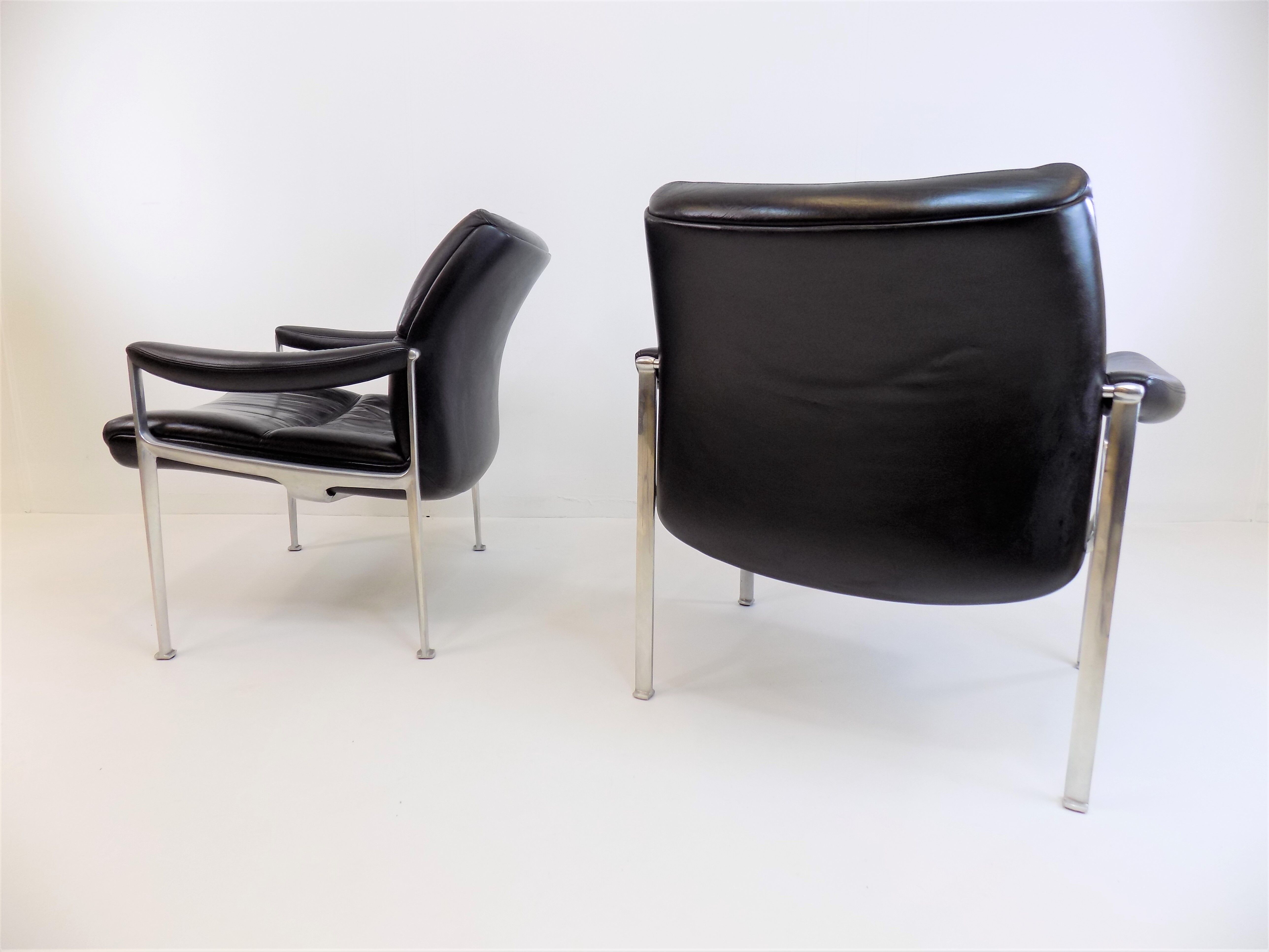 Lot de 2 fauteuils en cuir Röder Söhne by Miller Borgsen