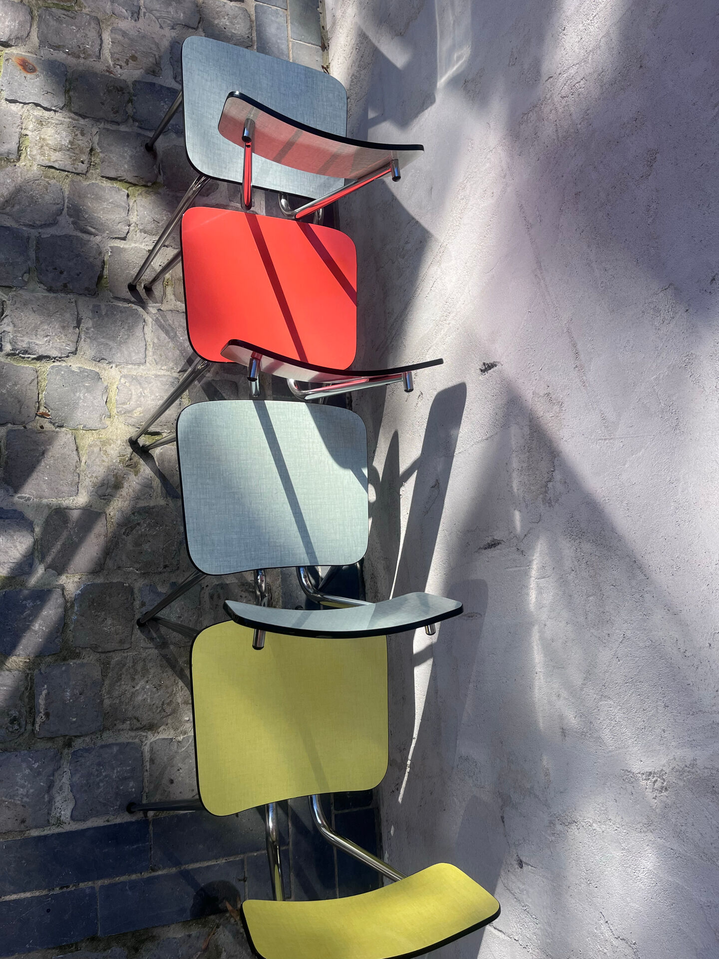 4 chaises en formica