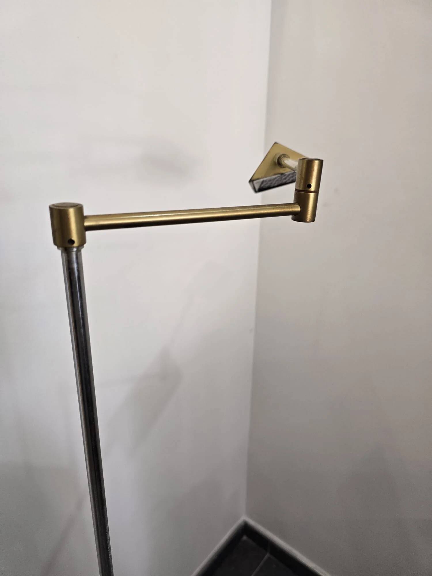 Italian articulated brass reading lamp – Tagliabue & Portonaro – 1980s-1990s