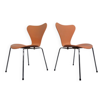 Danish 3107 Chairs by Arne Jacobsen for Fritz Hansen, 1994, Set of 2