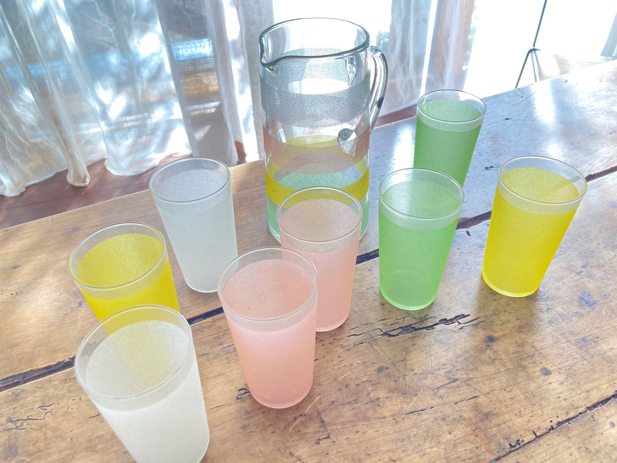 Fruit juice and lemonade service