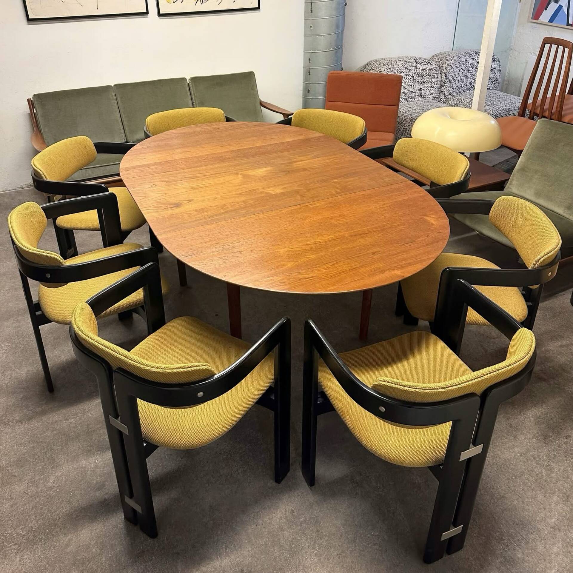 Suite de 8 fauteuils Pamplona, 1960