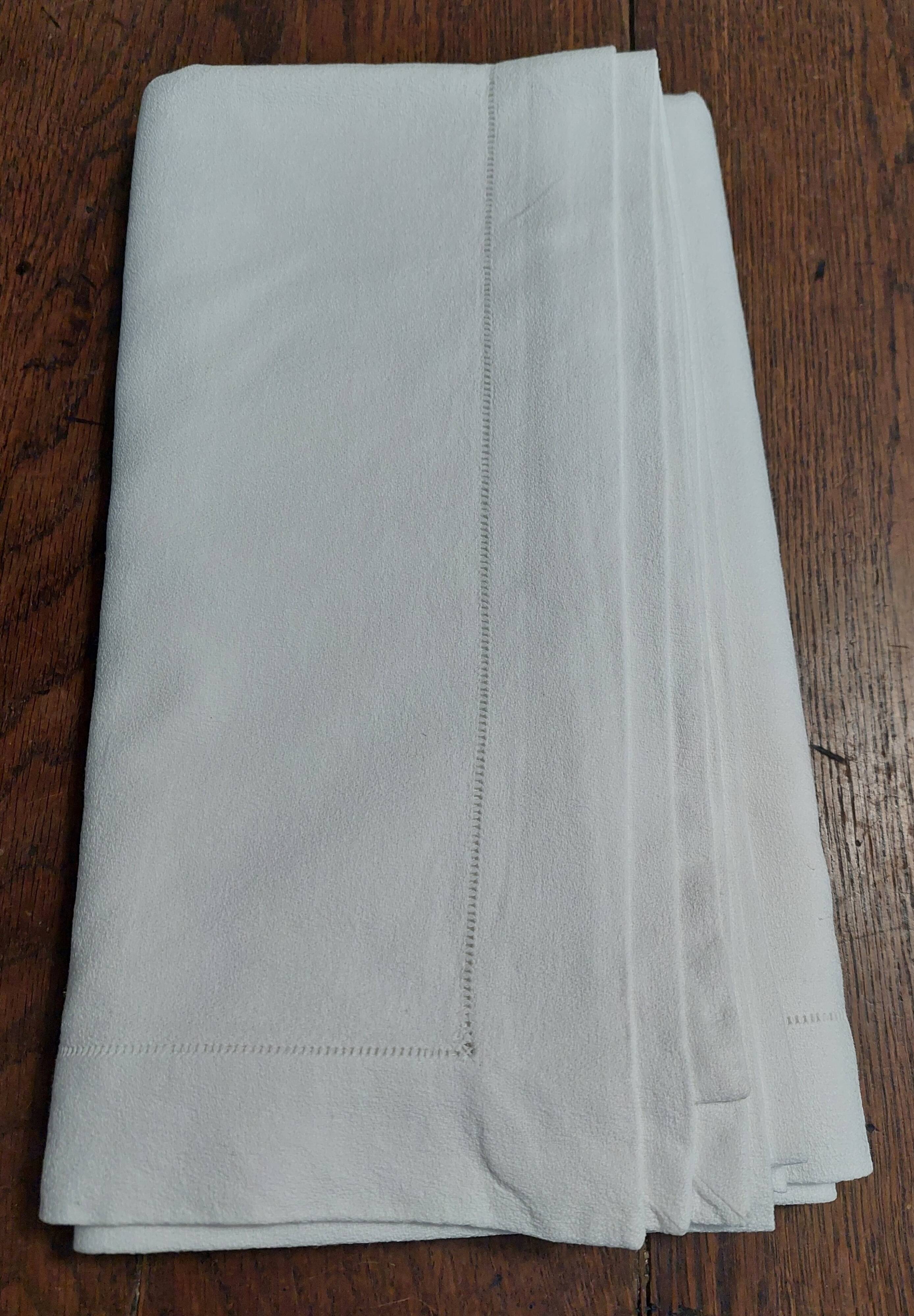 Antique white granite cotton tablecloth 135 x 145 cm