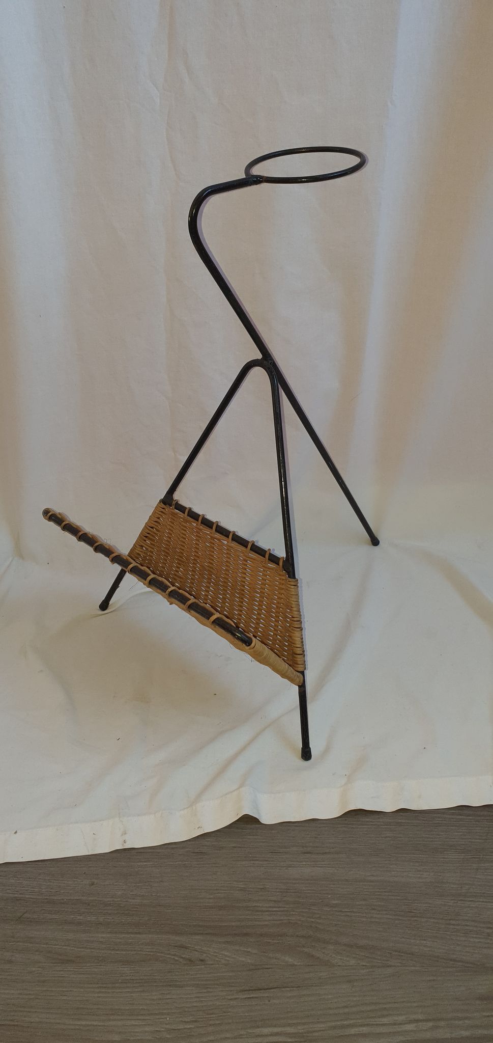 Porte revues et cendrier rotin, 1950