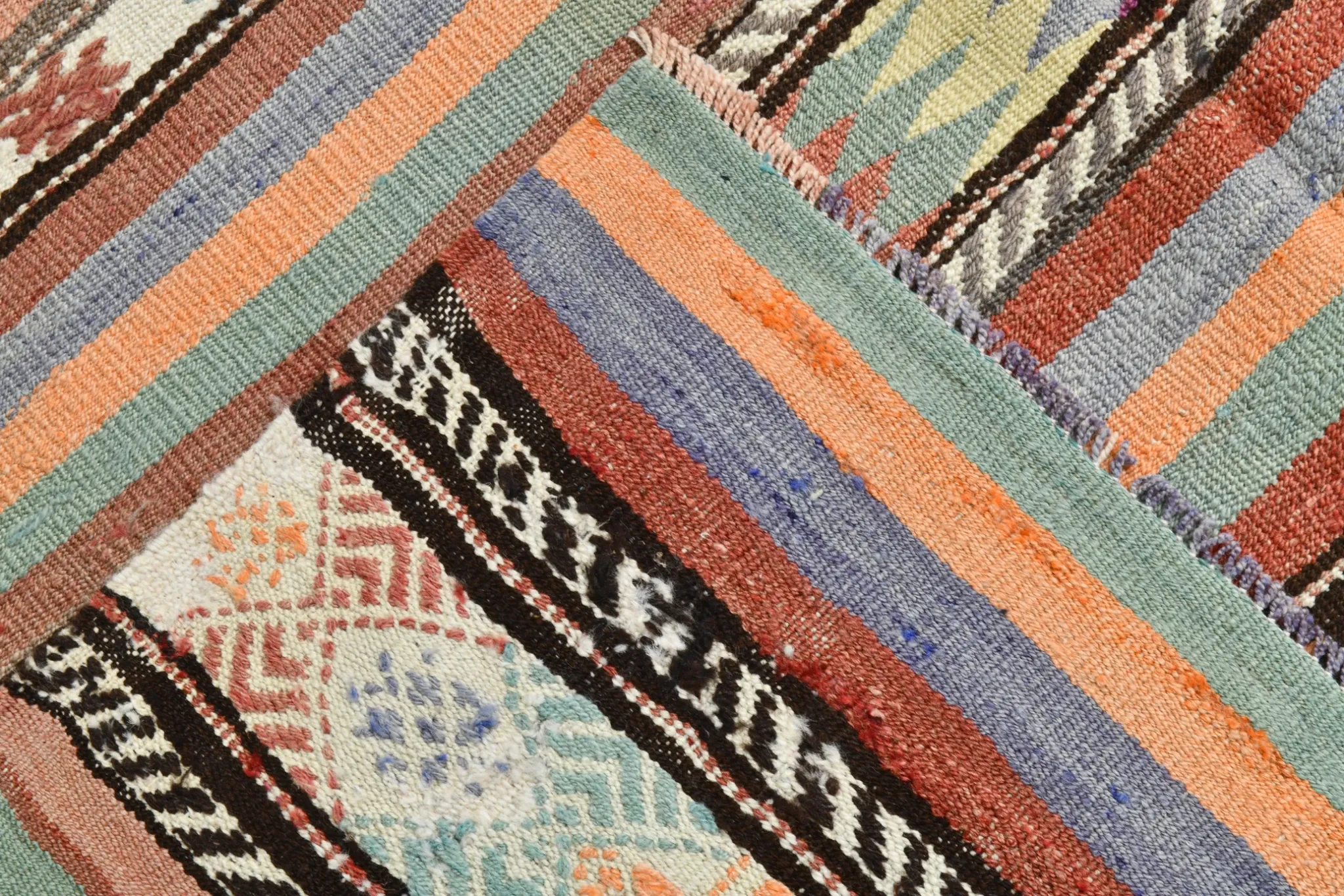 Vintage Turkish Green Kilim Rug, Bohemian Eclectic Home Decor, 176x230Cm