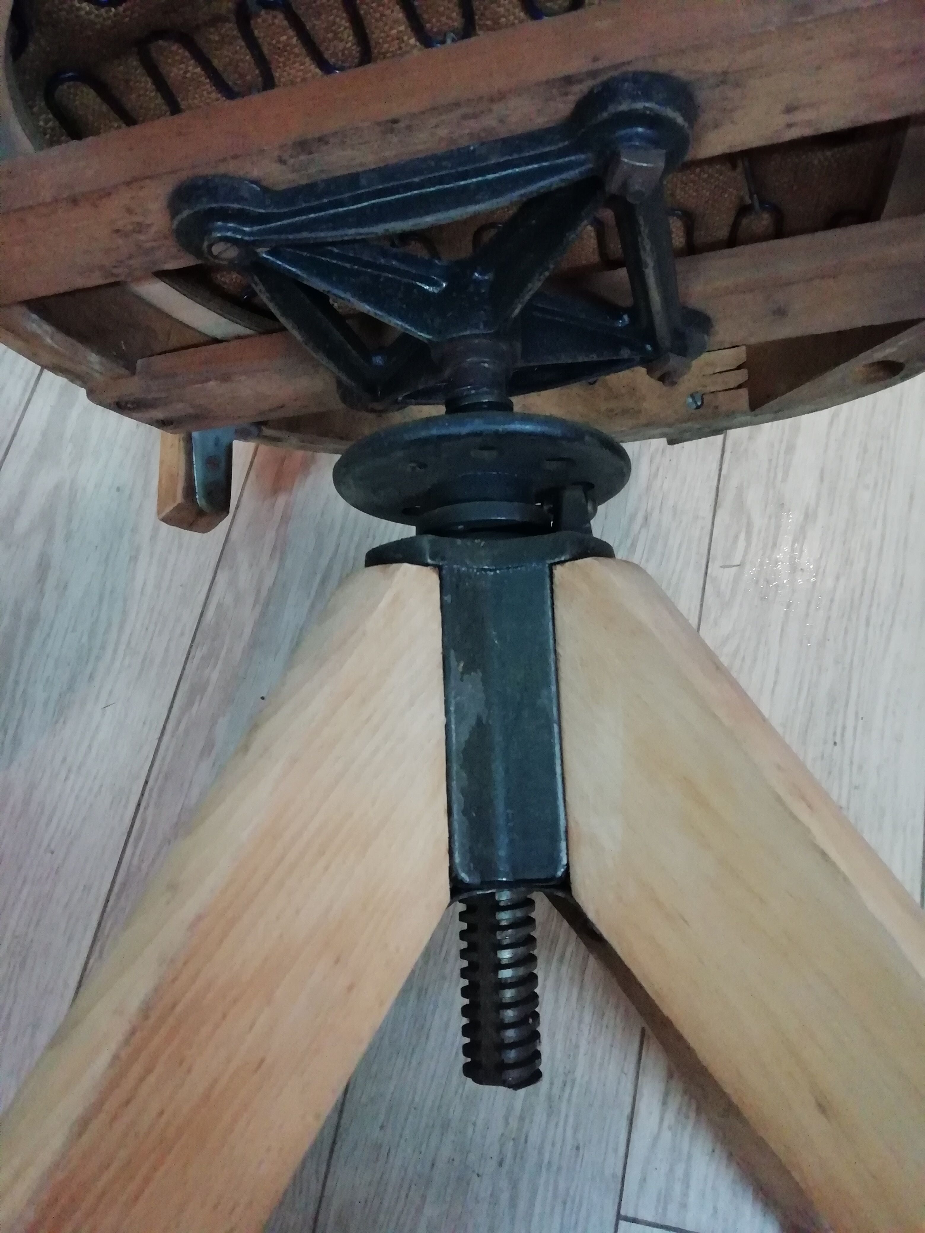 Baumann Barber armchair