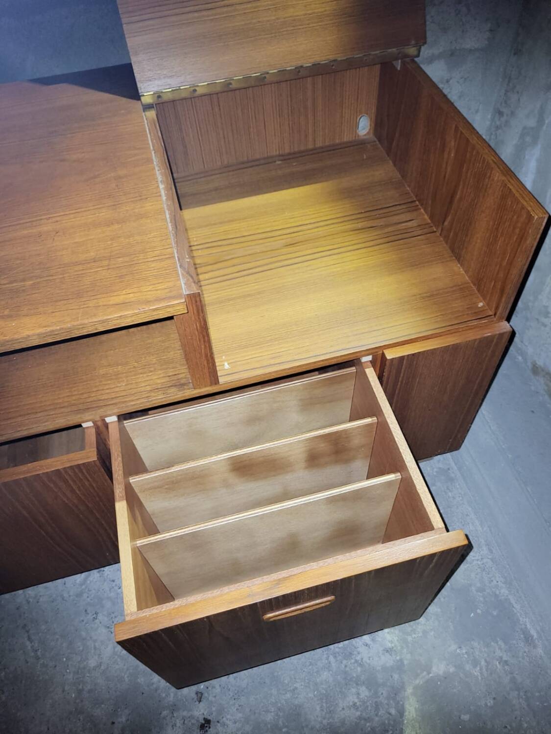 Meuble vinyles et enceintes 1960 scandinave teck