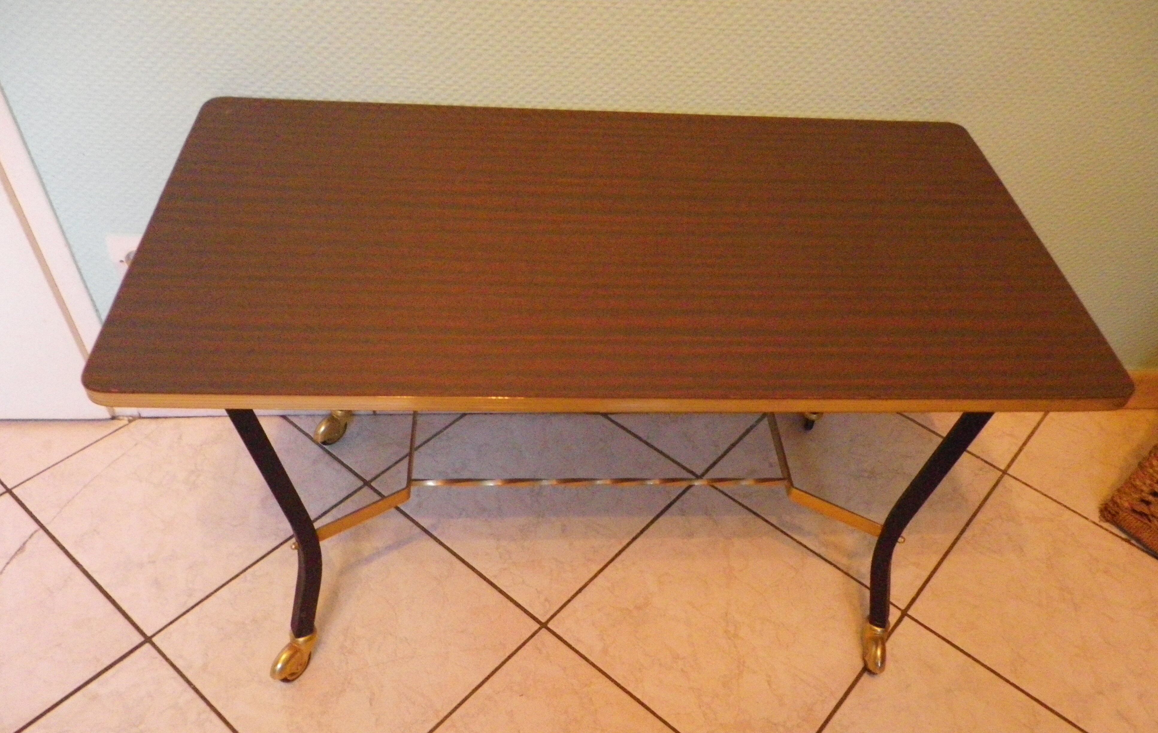 Lounge table, side table on wheels, formica top, gold and black metal