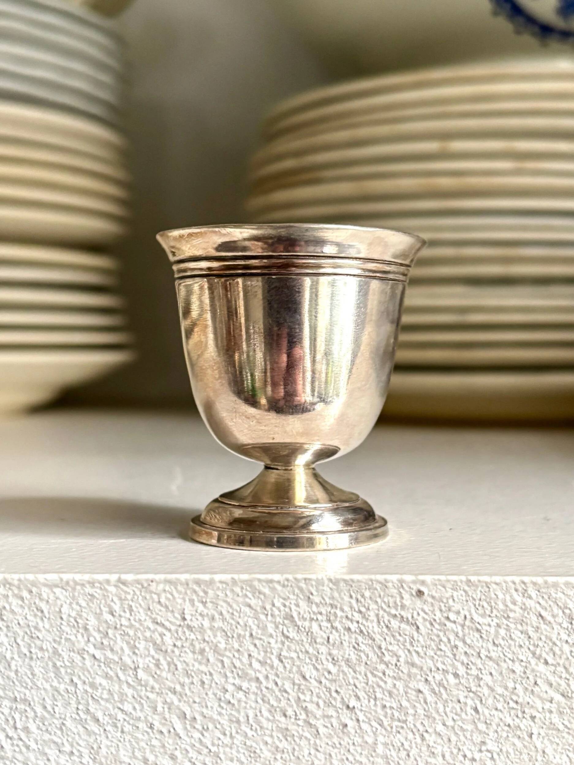 Silver-plated metal egg cup