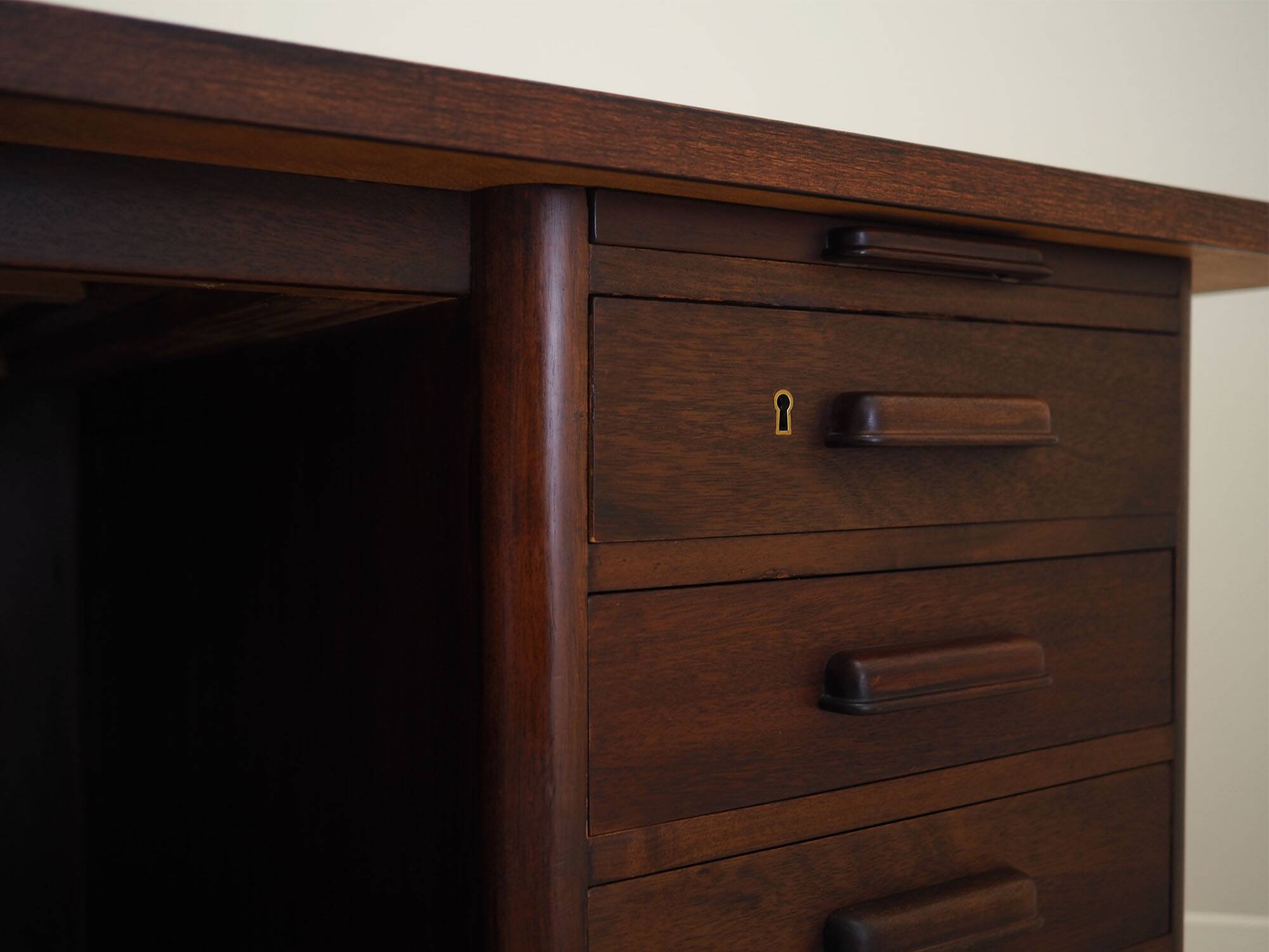 Bureau danois en noyer, années 1960