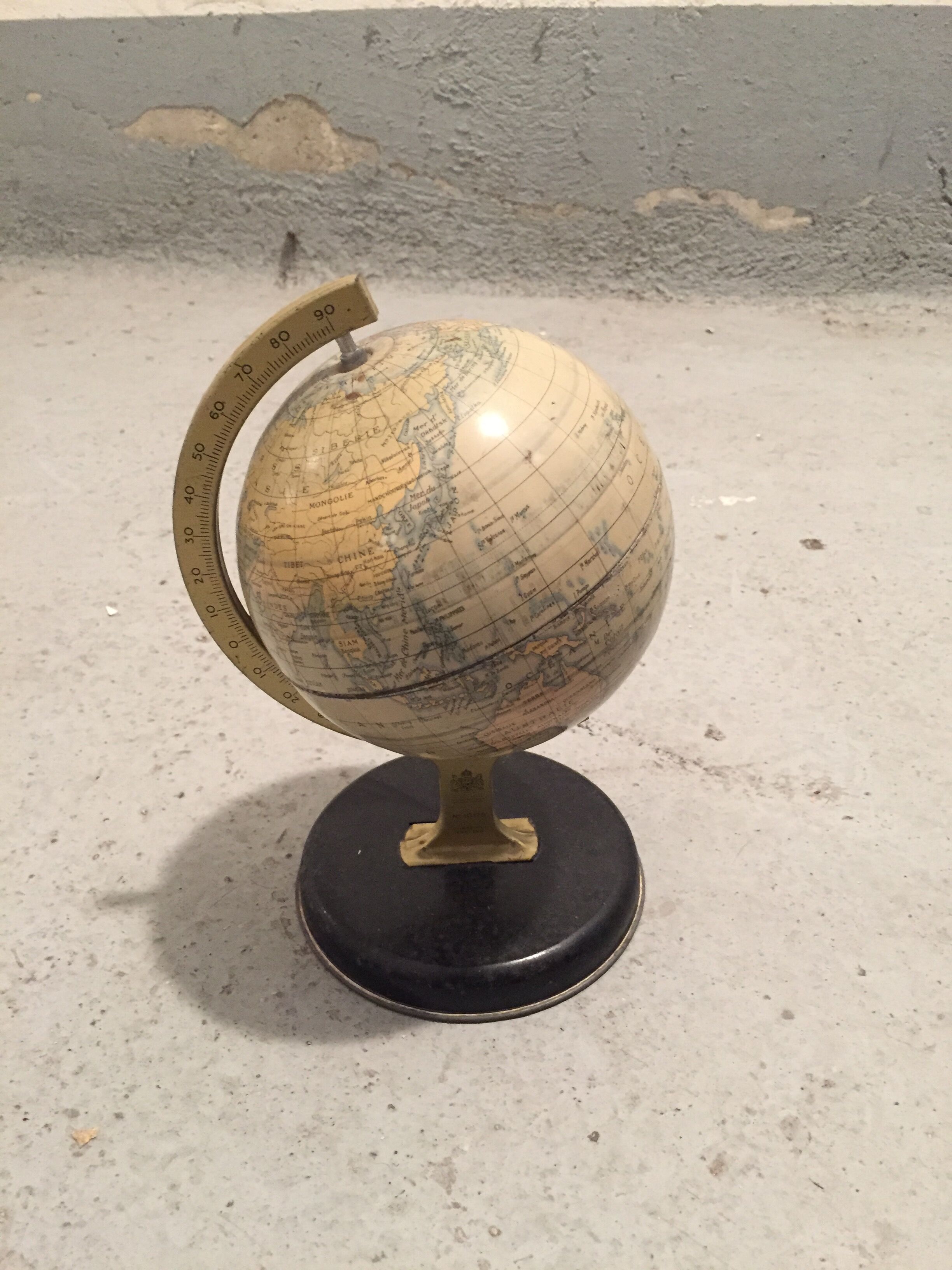 English globe