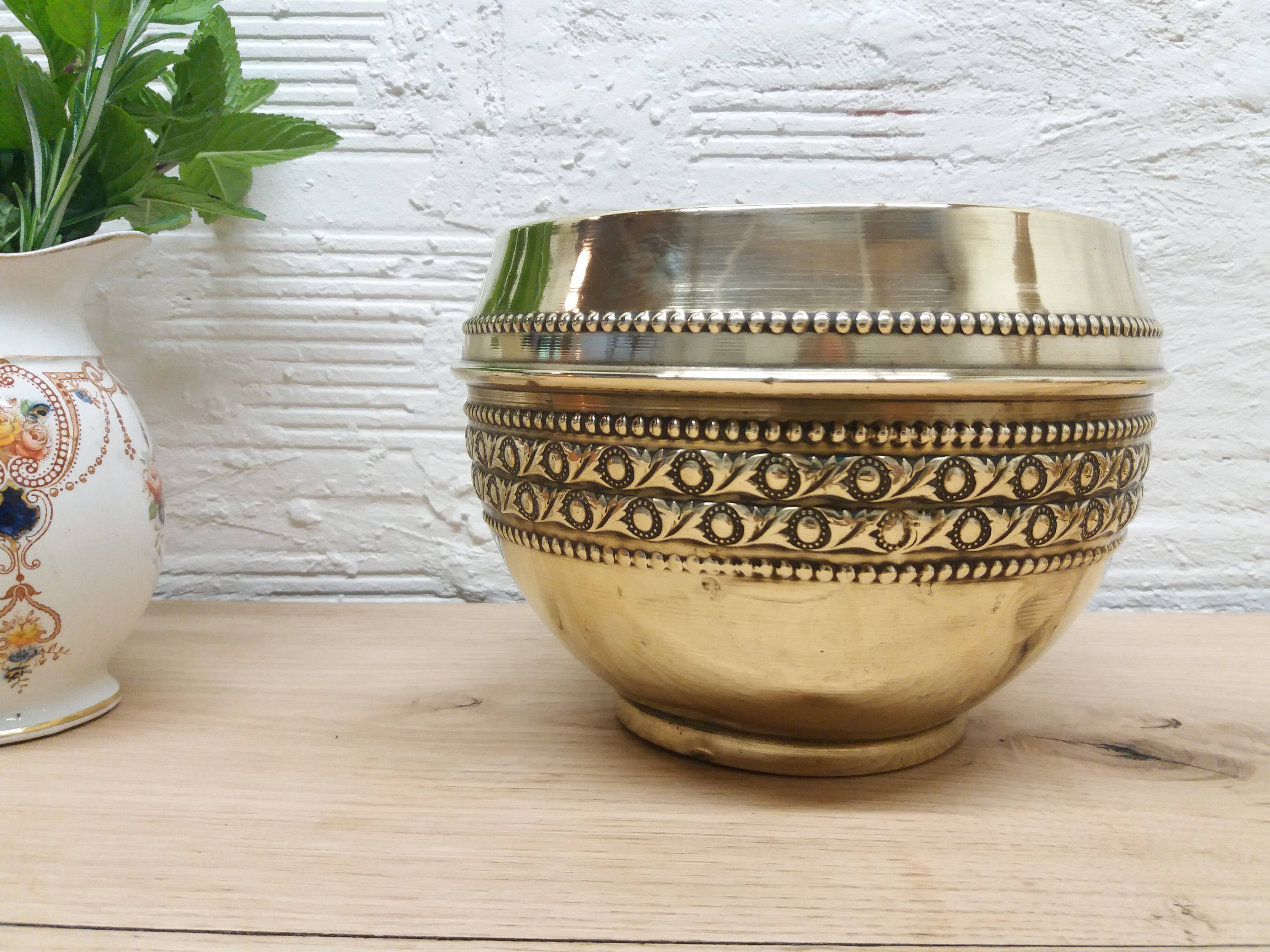 Golden brass pot cover