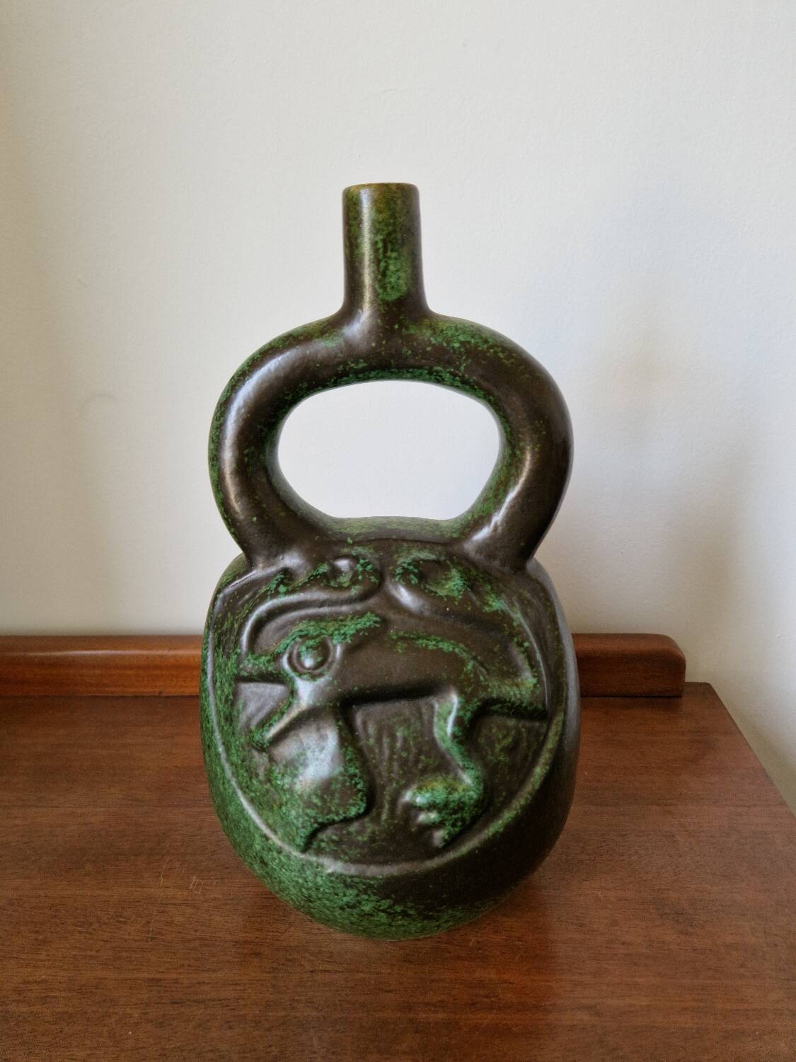South American stirrup vase