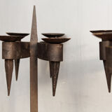 Paire de bougeoirs brutalistes en fer forgé