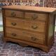 Commode anglaise en noyer début XXème