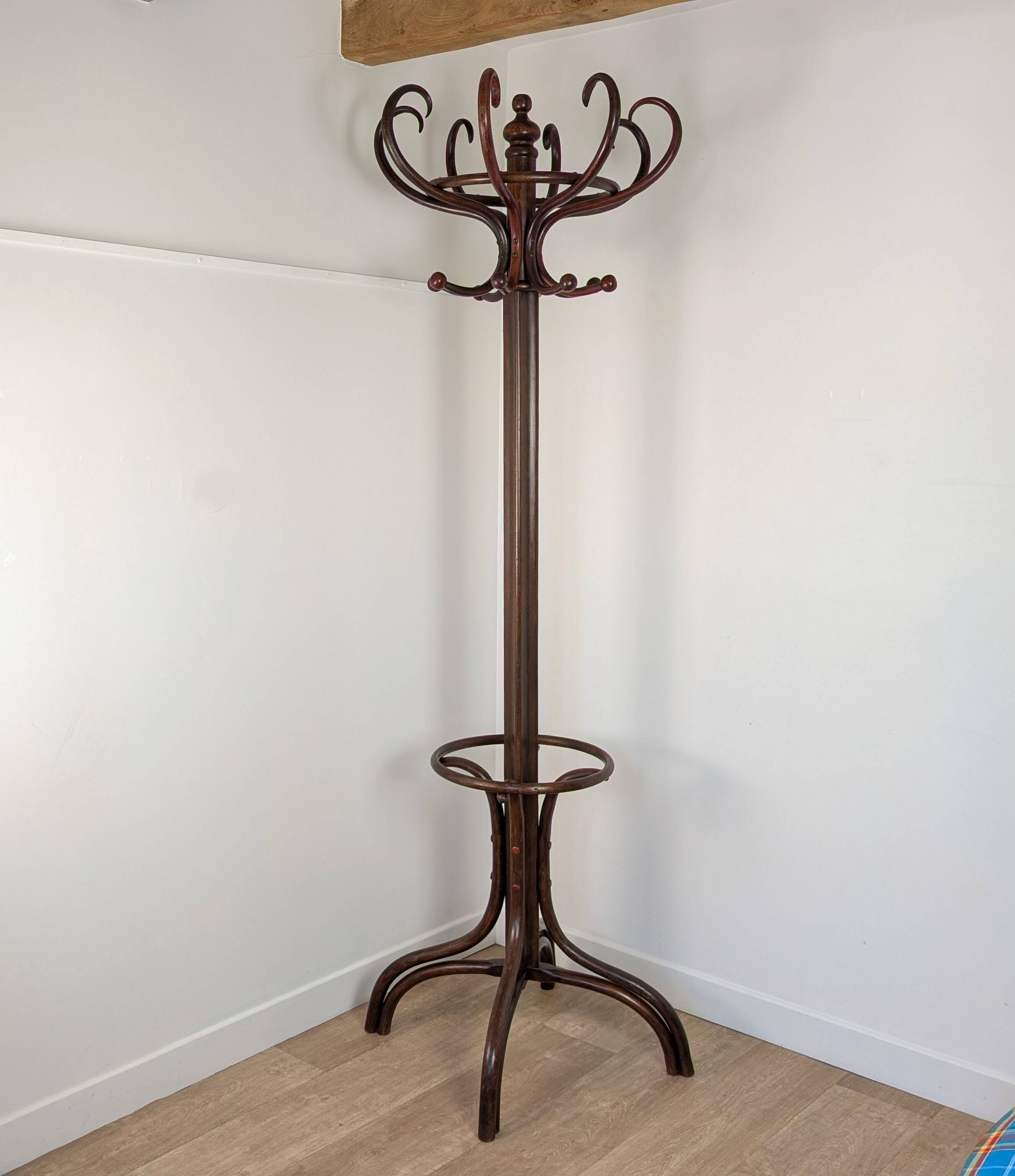 Fischel parrot coat rack