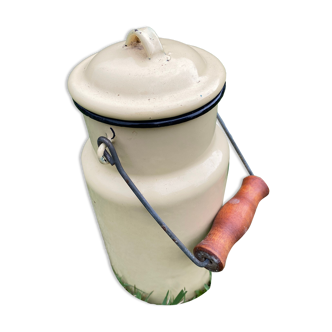 Old milk pot in enamelled sheet metal