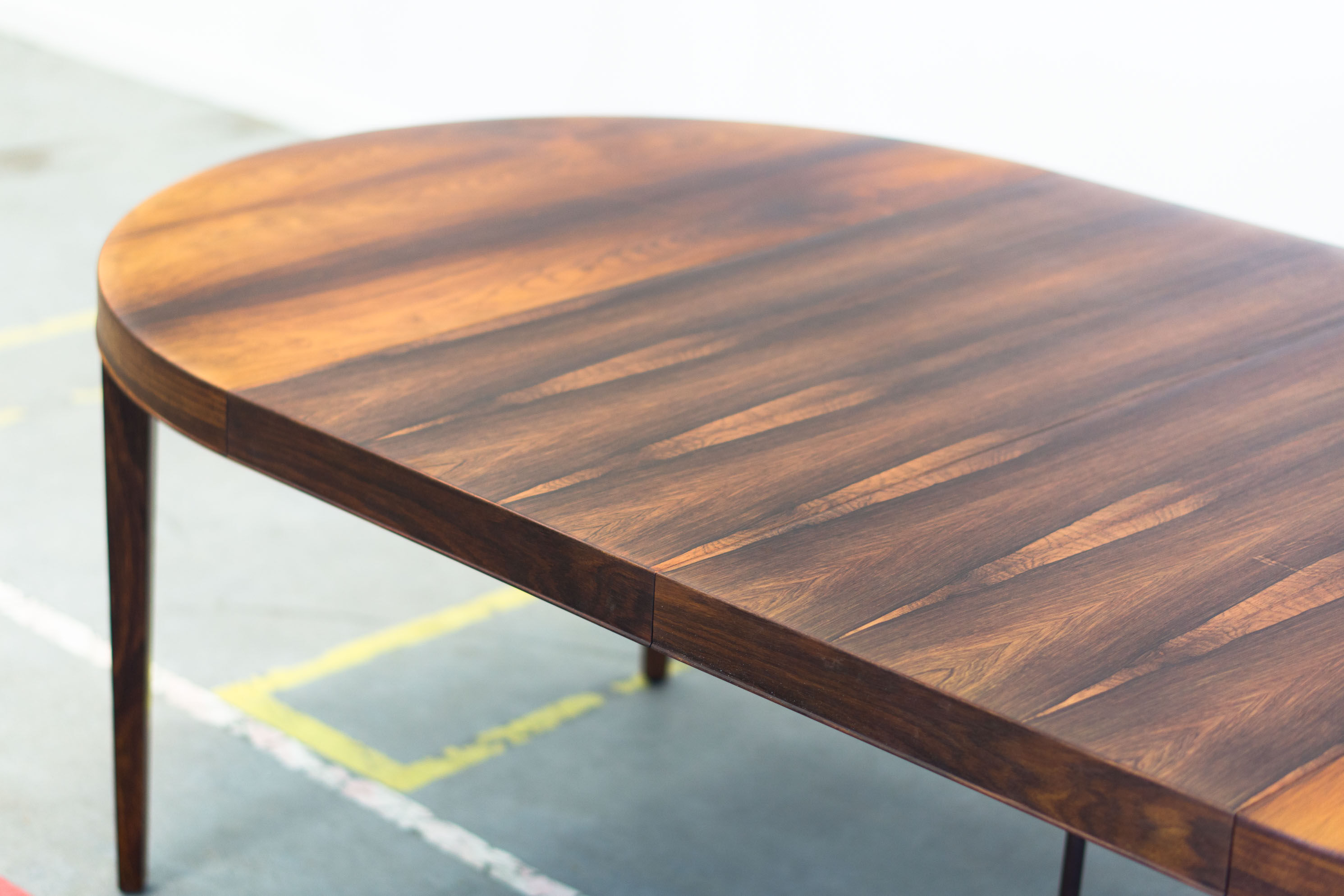 Extendable dining table from Haslev Møbelsnedkeri by Severin Hansen